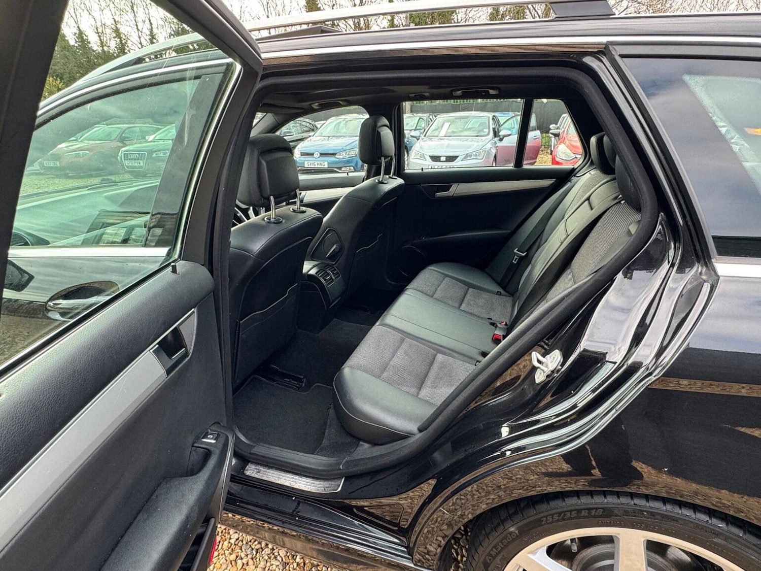 Used Mercedes-Benz C Class 2012 for sale - 76666157: Photo 29