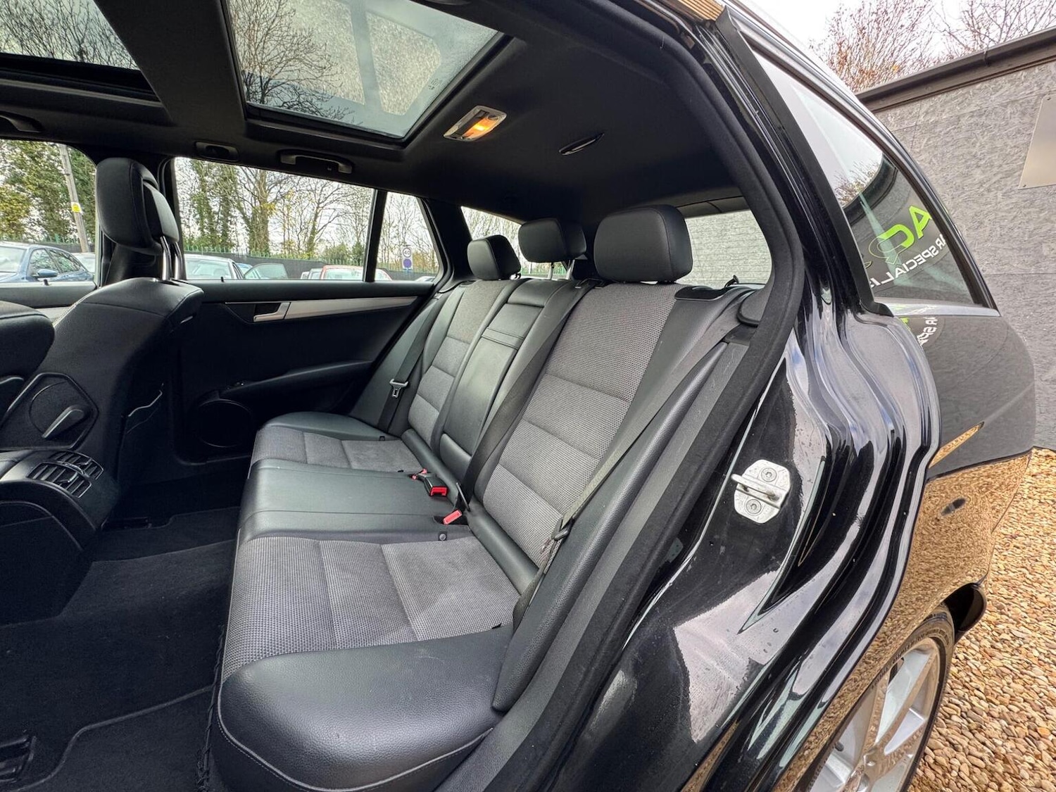 Used Mercedes-Benz C Class 2012 for sale - 76666157: Photo 30