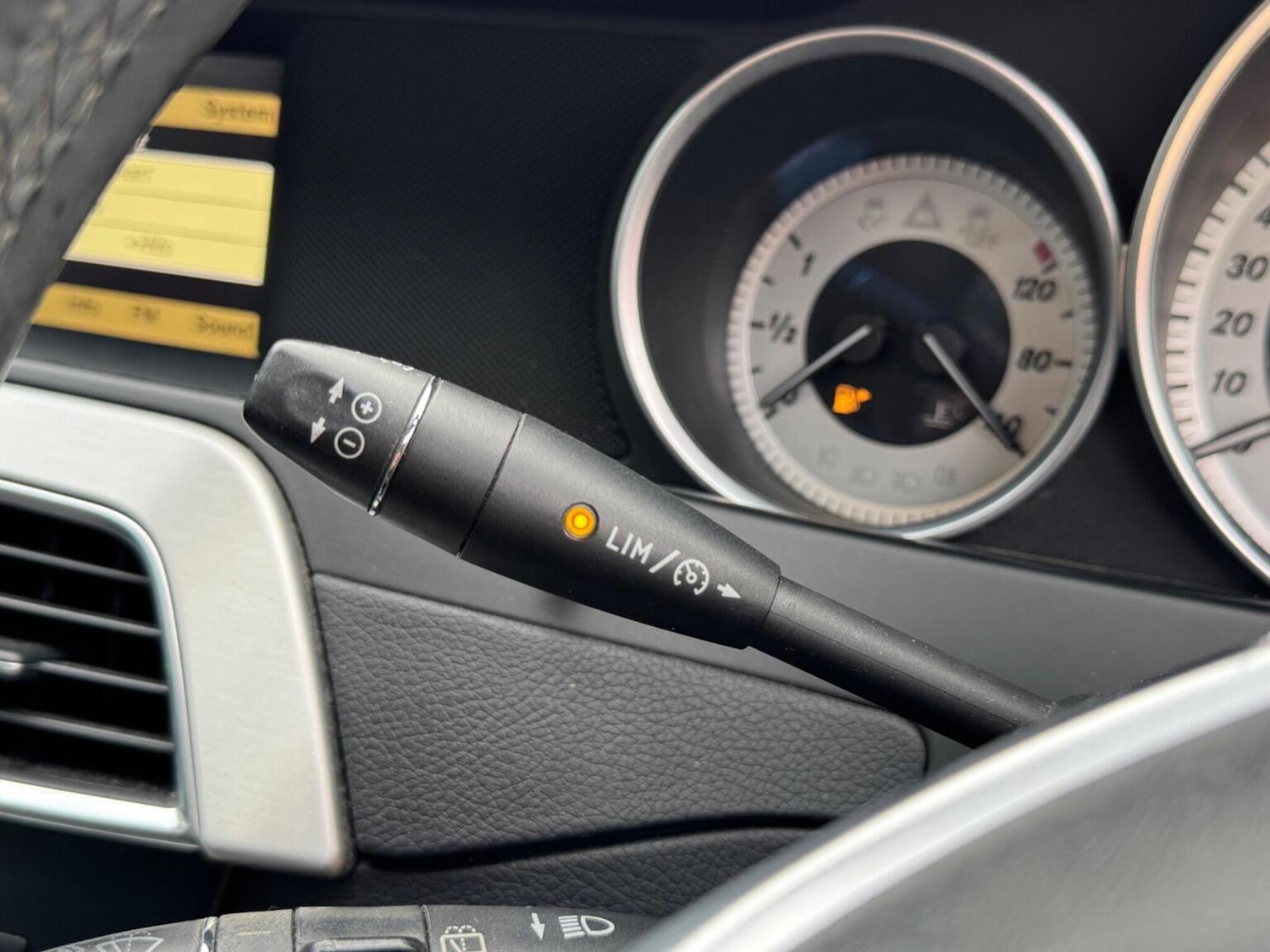 Used Mercedes-Benz C Class 2012 for sale - 76666157: Photo 36