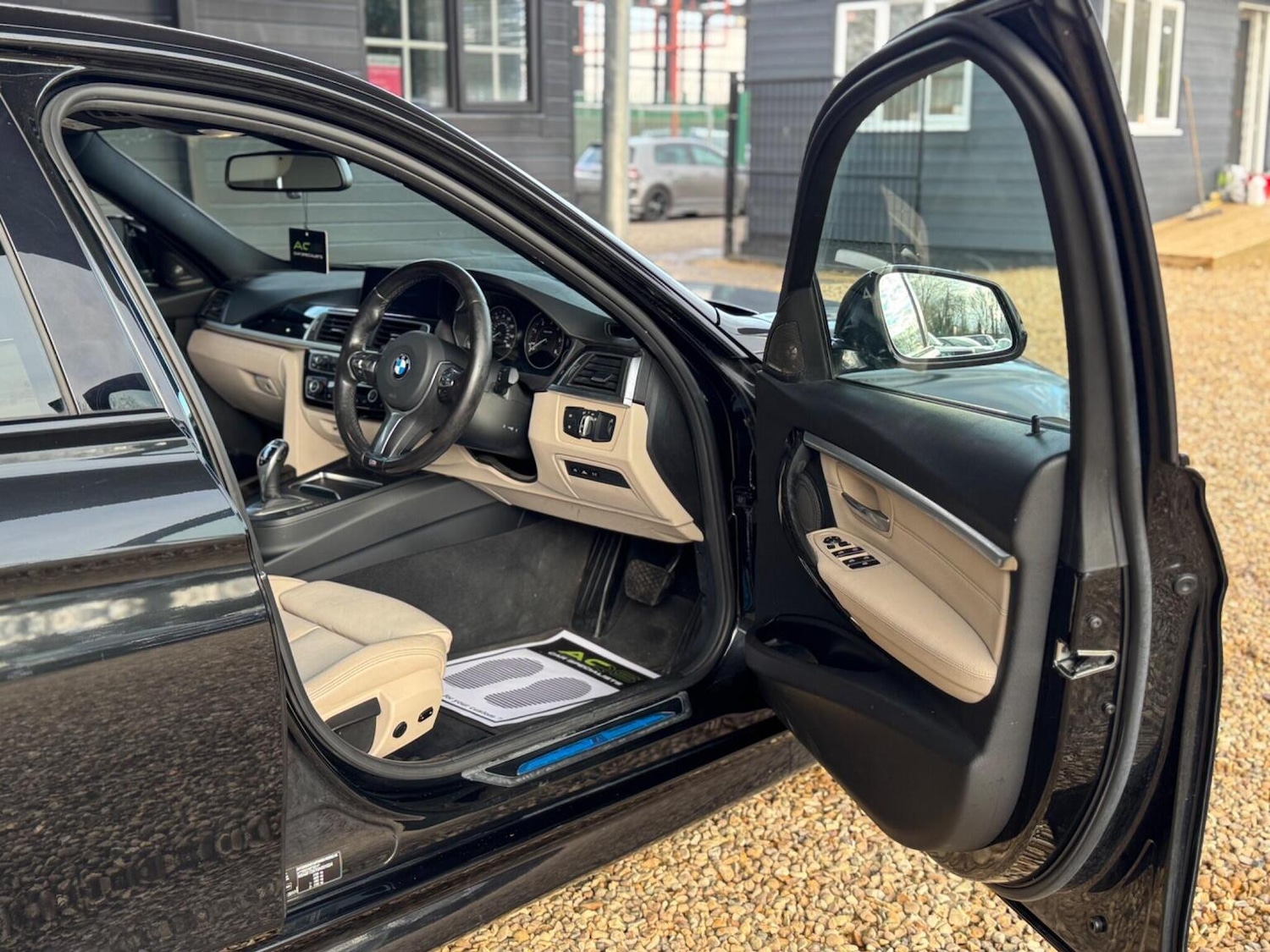 Used BMW 3 Series 2017 for sale - 77735850: Photo 37