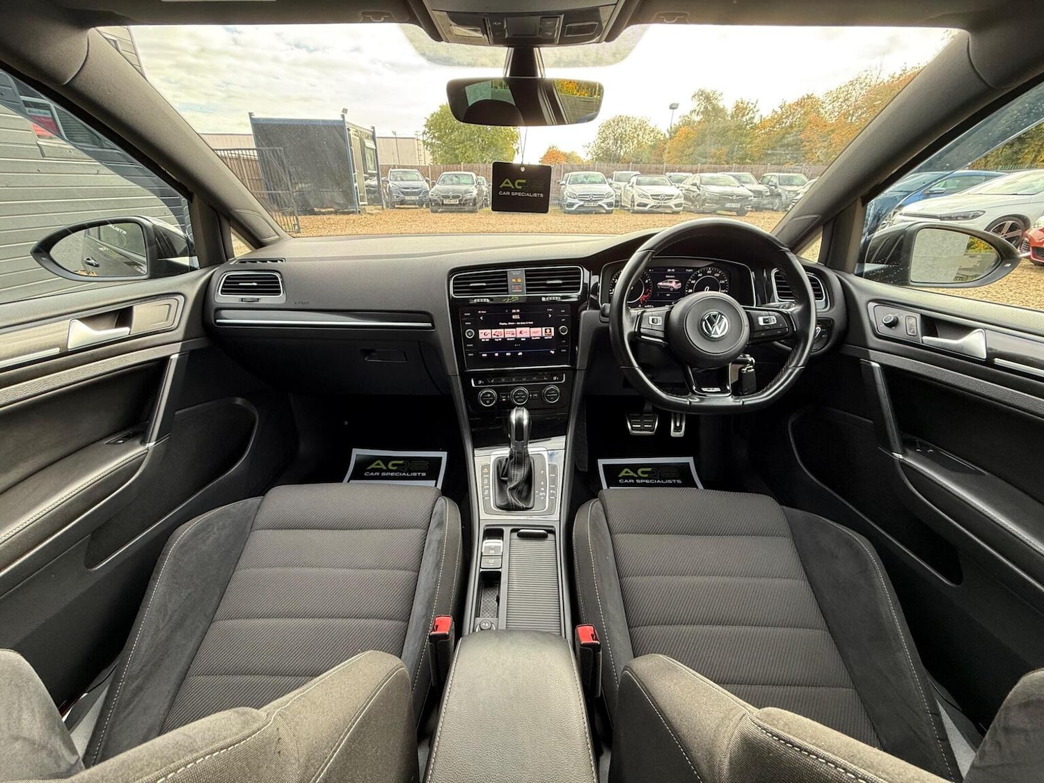 Used Volkswagen Golf 2017 for sale - 76363039: Photo 2