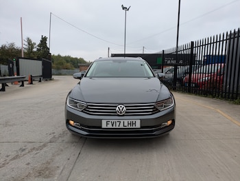 Volkswagen - Passat