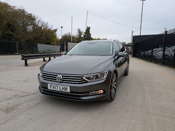 Used Volkswagen Passat 2017 for sale - 76265642: Photo 2