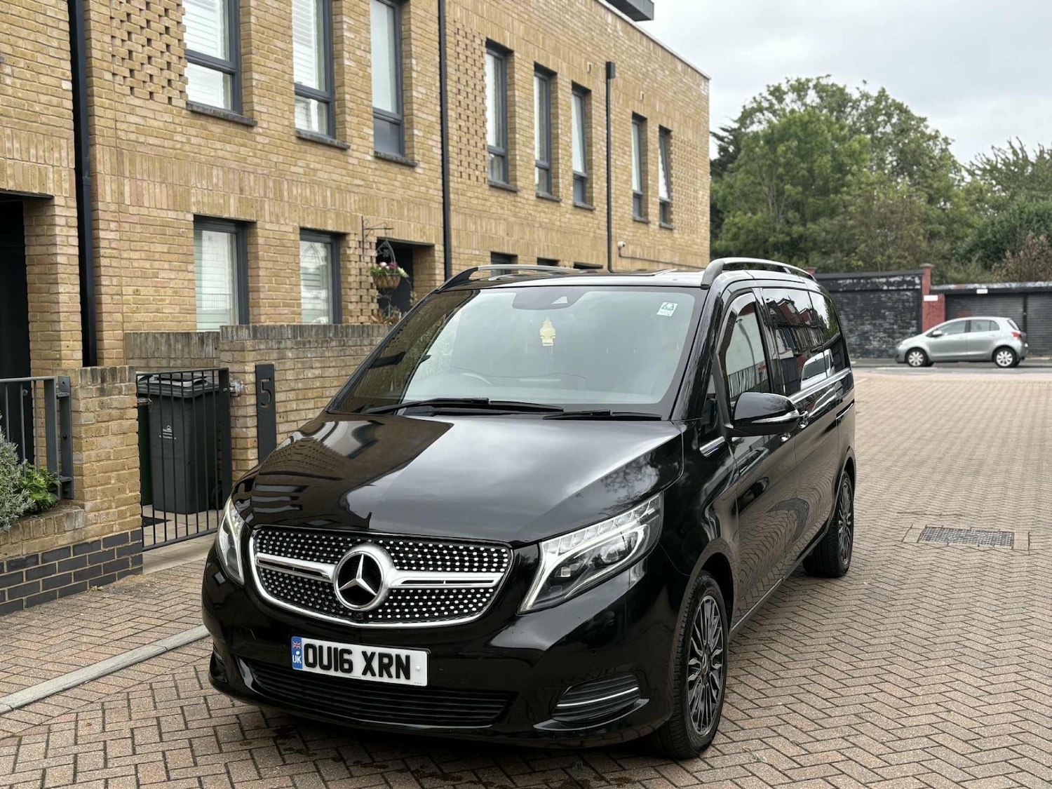 Used Mercedes-Benz V-Class 2016 for sale - 76057240: Photo 2