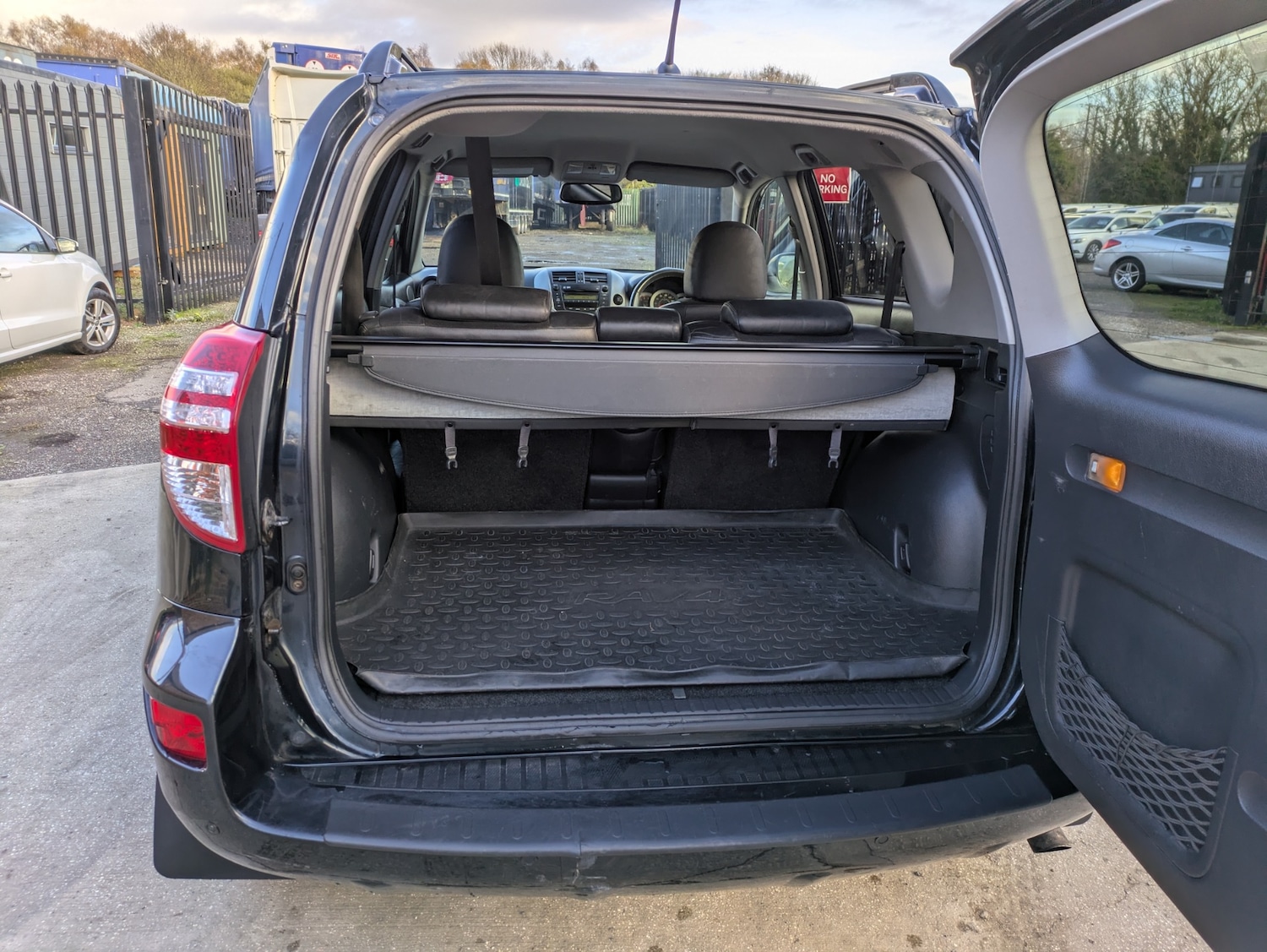 Used Toyota RAV4 2010 for sale - 76566477: Photo 15