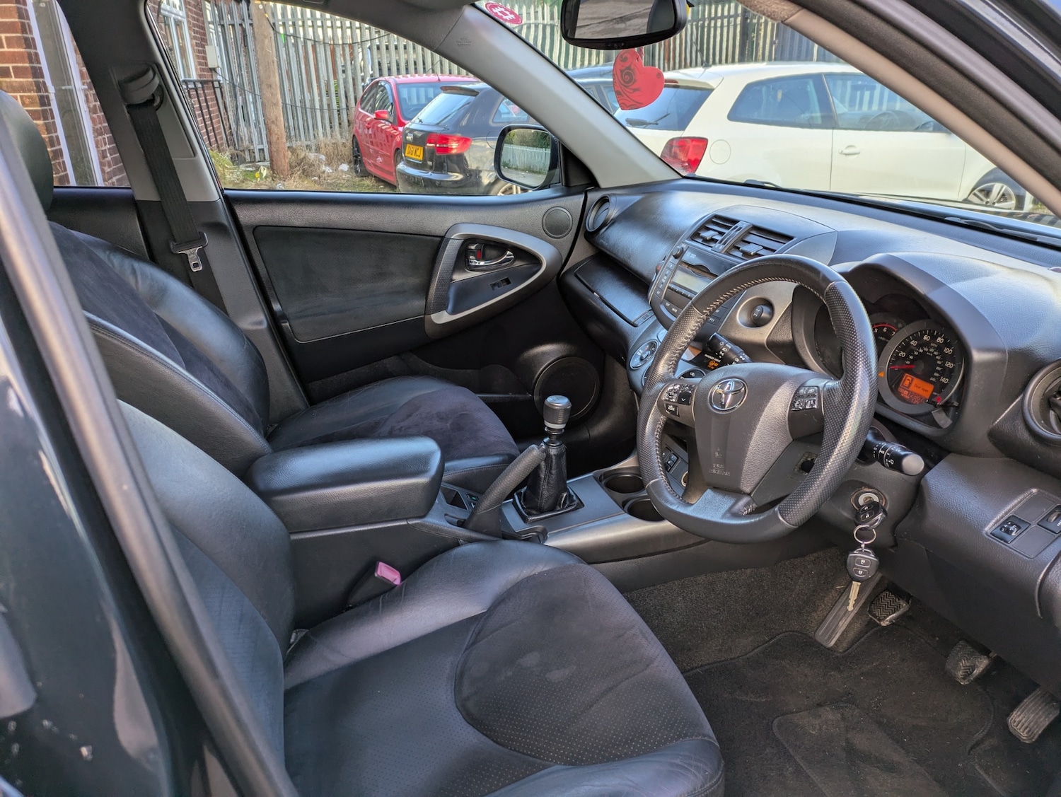 Used Toyota RAV4 2010 for sale - 76566477: Photo 18