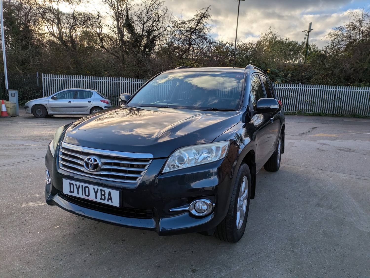 Used Toyota RAV4 2010 for sale - 76566477: Photo 2