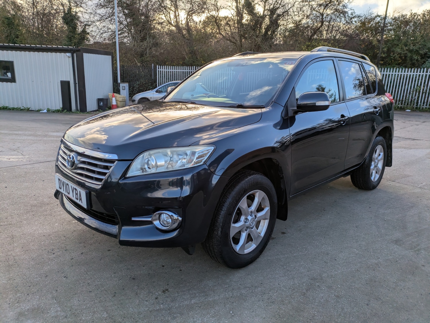 Used Toyota RAV4 2010 for sale - 76566477: Photo 3