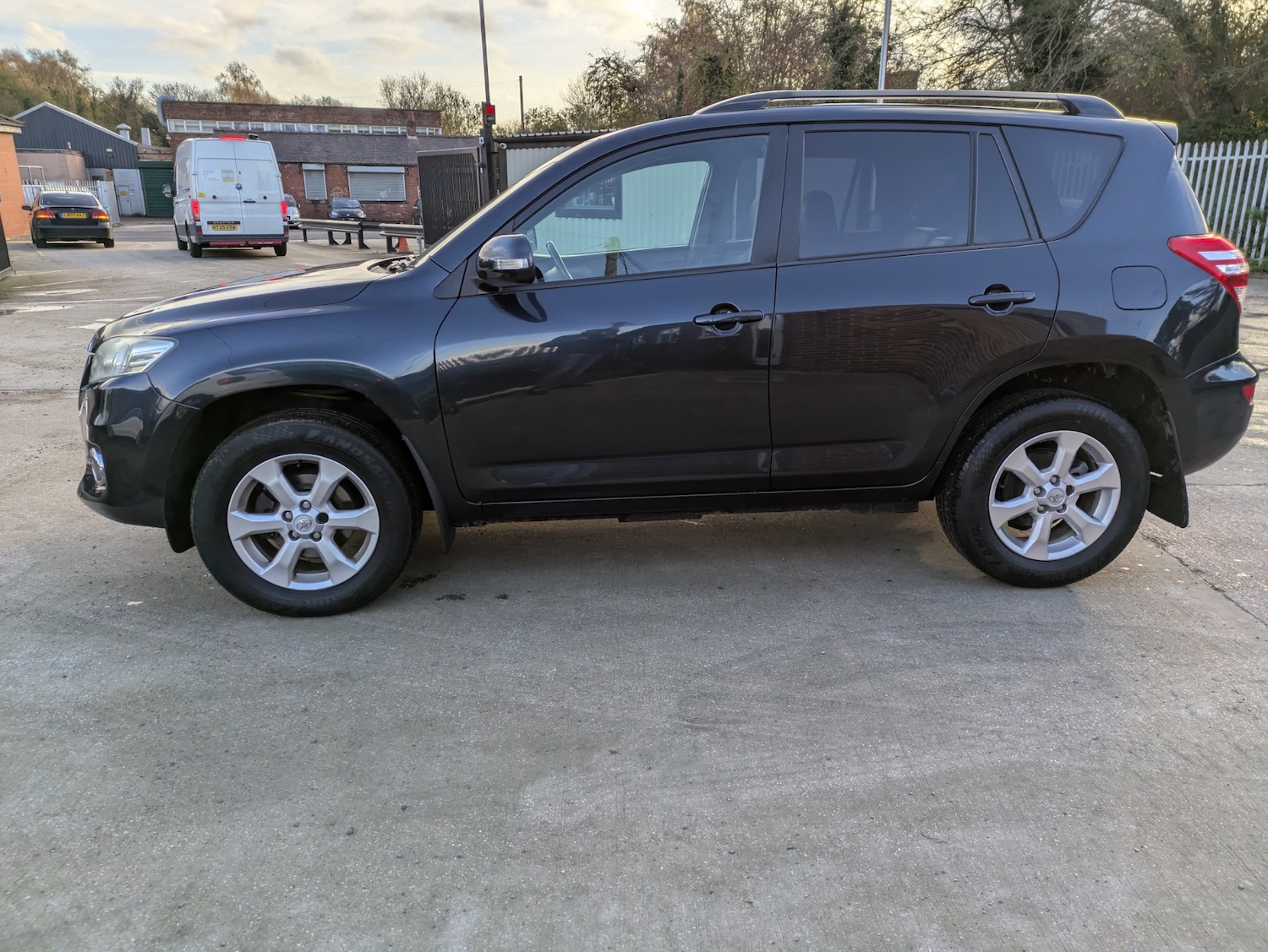 Used Toyota RAV4 2010 for sale - 76566477: Photo 5