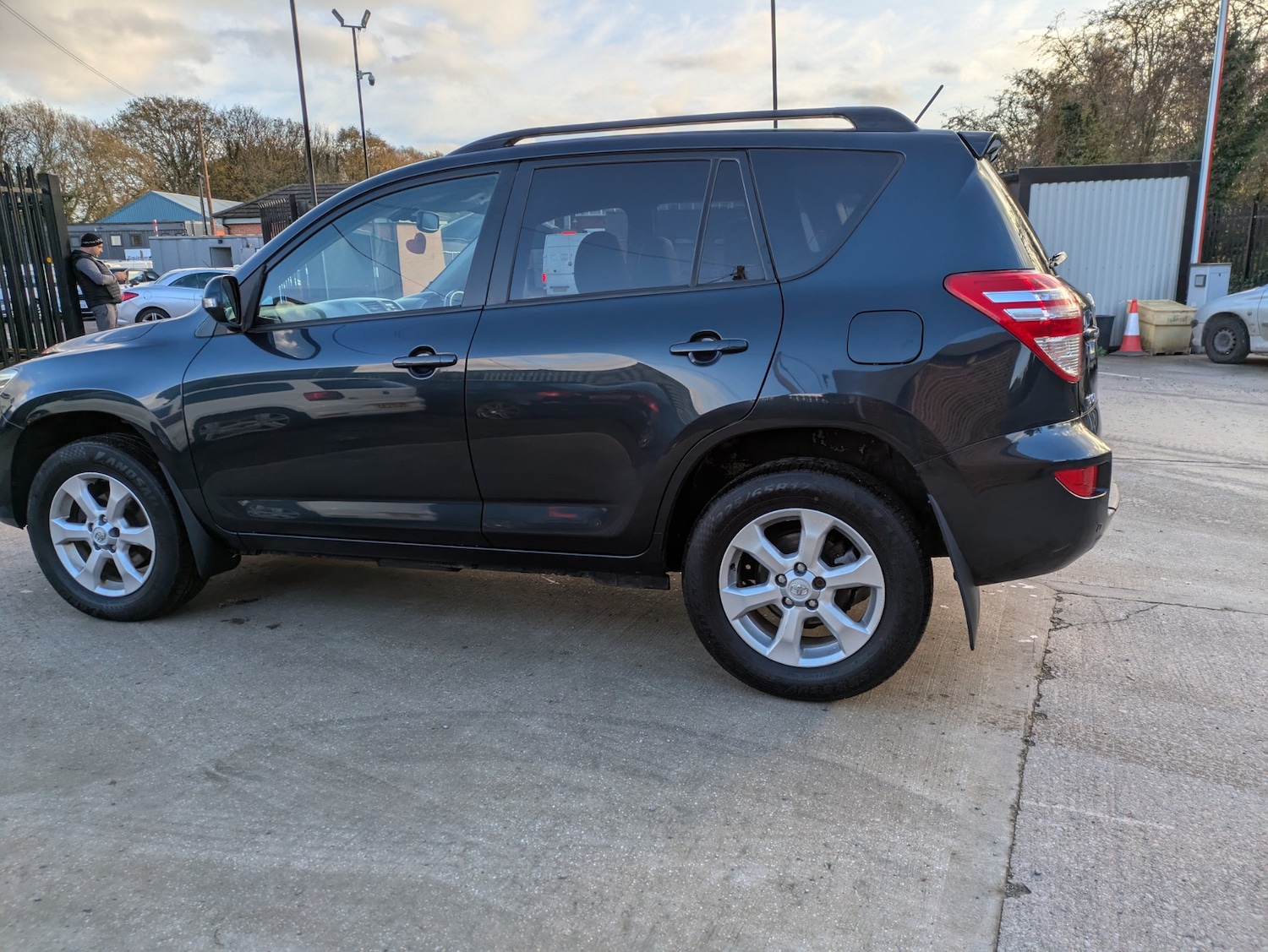 Used Toyota RAV4 2010 for sale - 76566477: Photo 6