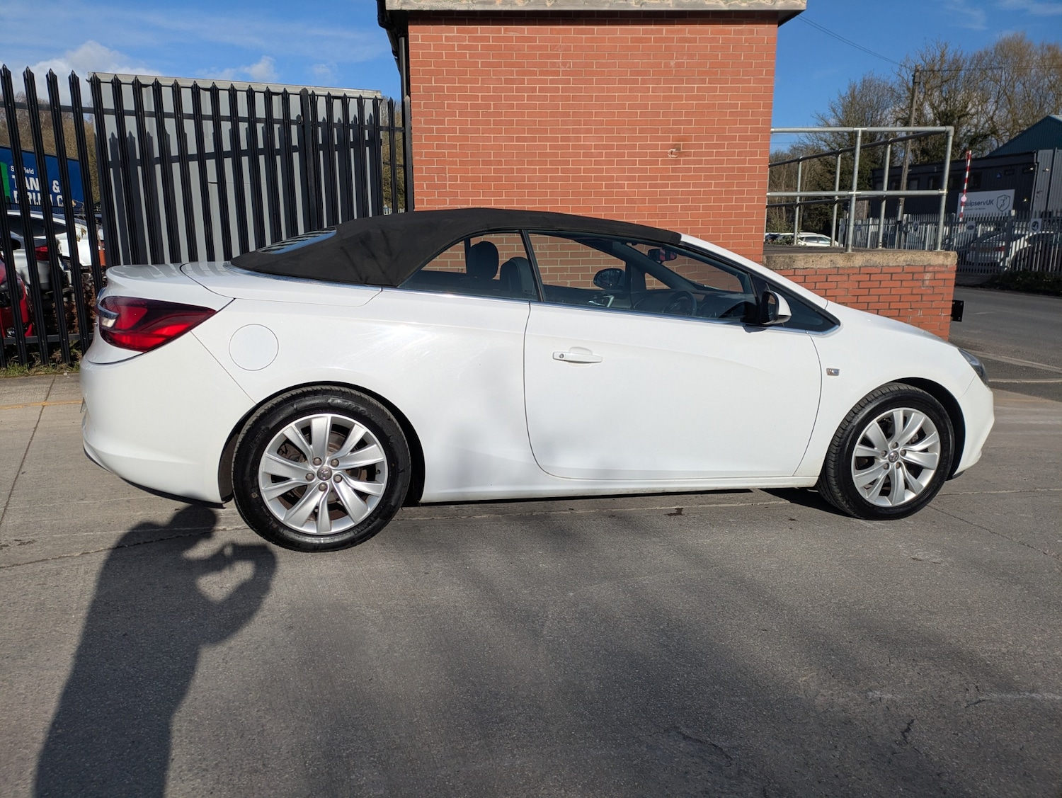 Used Vauxhall Cascada 2014 for sale - 78014782: Photo 13