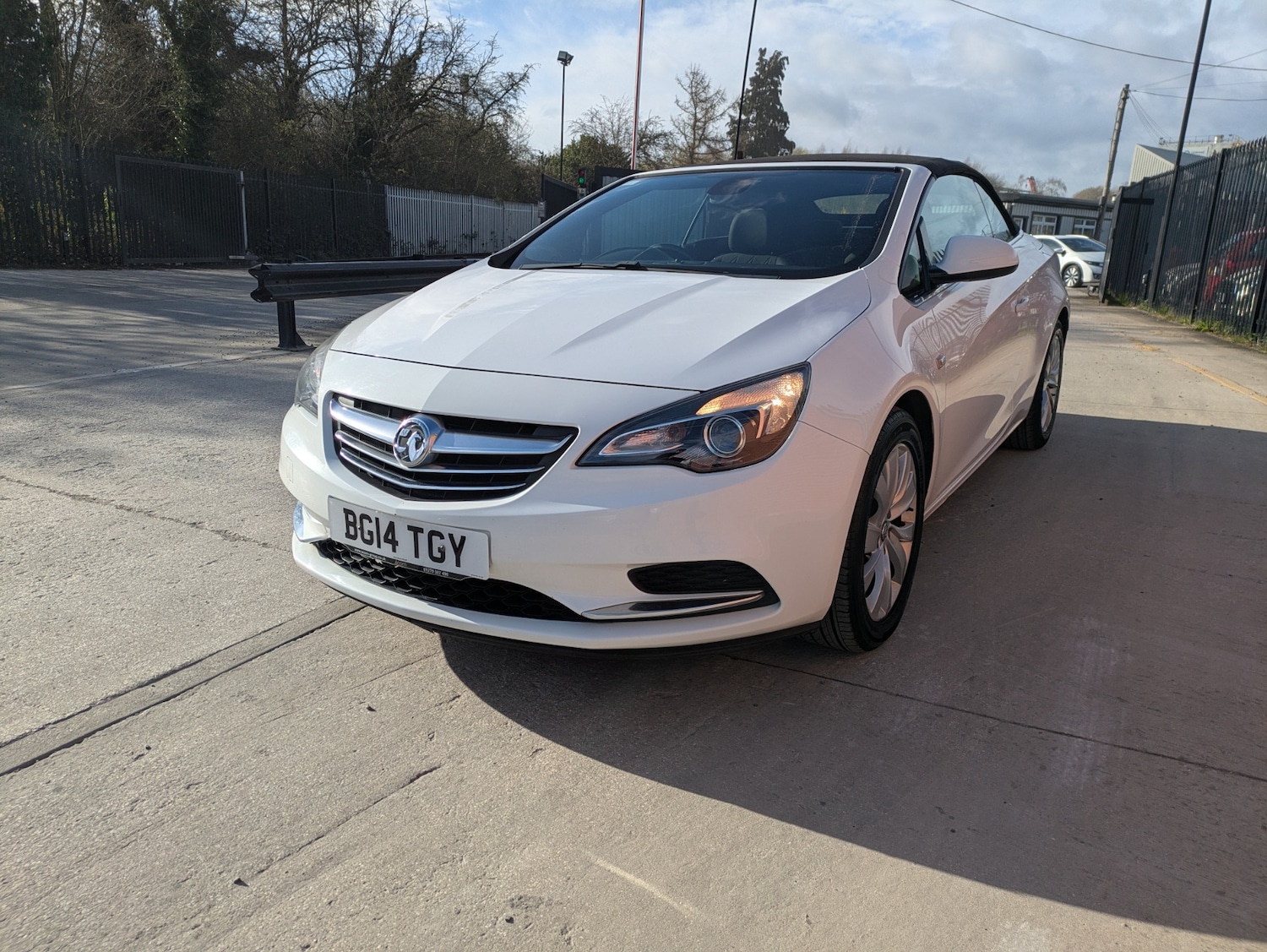 Used Vauxhall Cascada 2014 for sale - 78014782: Photo 2
