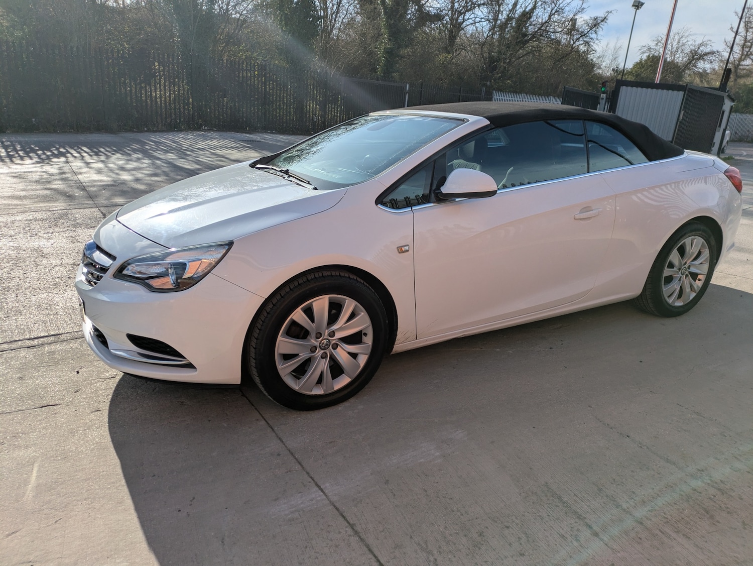 Used Vauxhall Cascada 2014 for sale - 78014782: Photo 4
