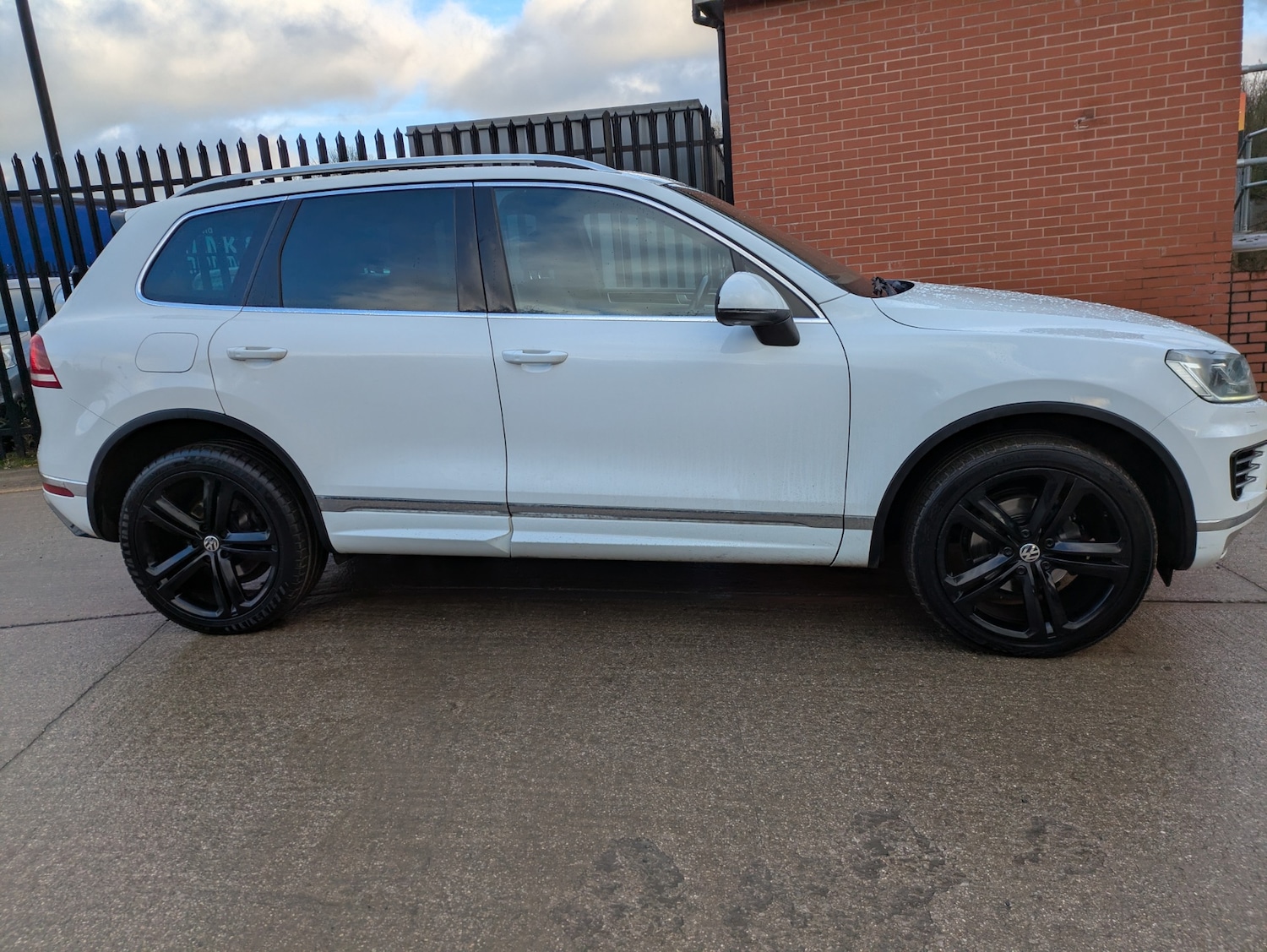 Used Volkswagen Touareg 2017 for sale - 77223310: Photo 17