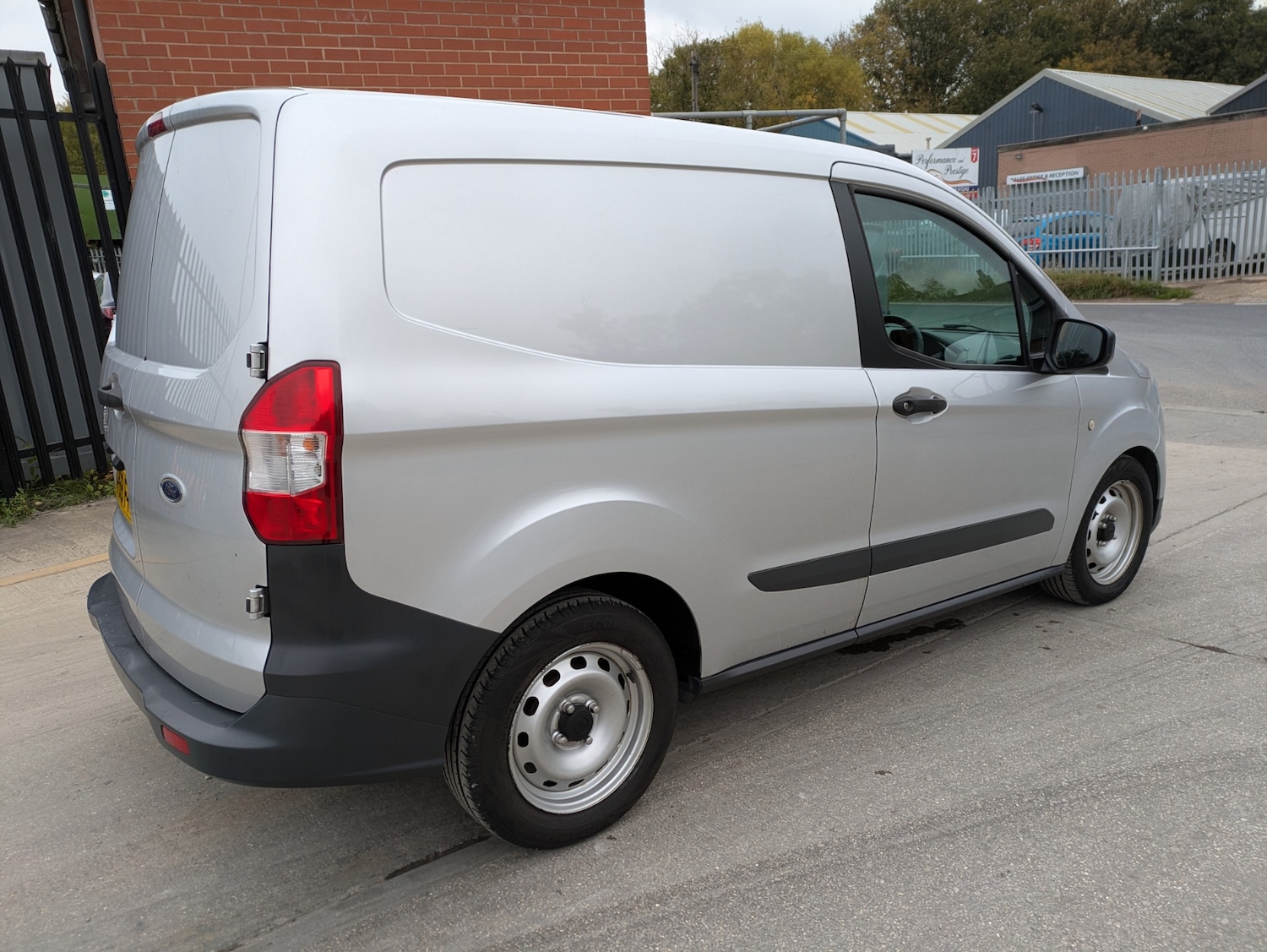 Used Ford Transit Courier 2018 for sale - 76290049: Photo 11
