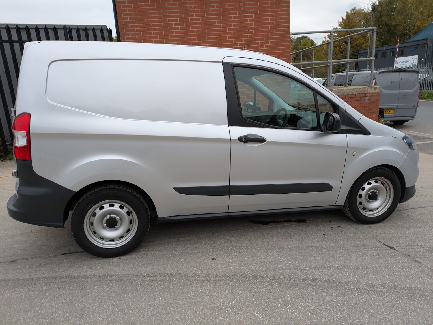 Used Ford Transit Courier 2018 for sale - 76290049: Photo 12