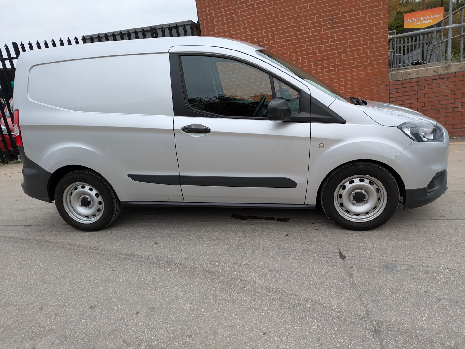 Used Ford Transit Courier 2018 for sale - 76290049: Photo 13