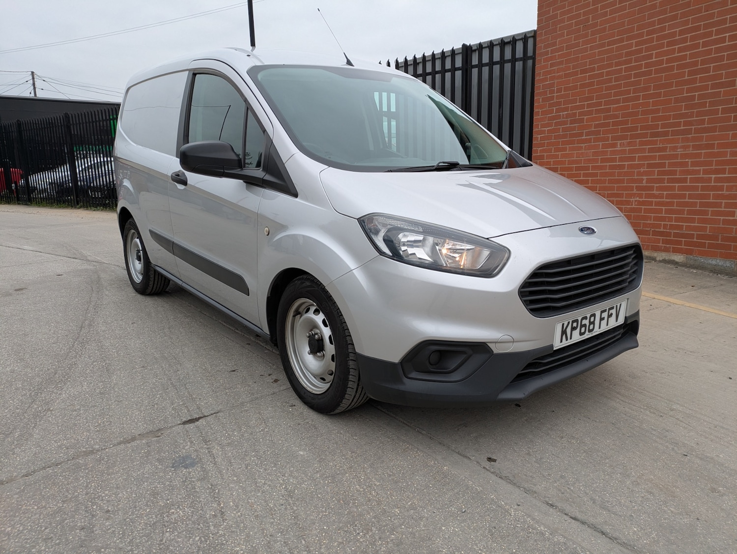 Used Ford Transit Courier 2018 for sale - 76290049: Photo 15