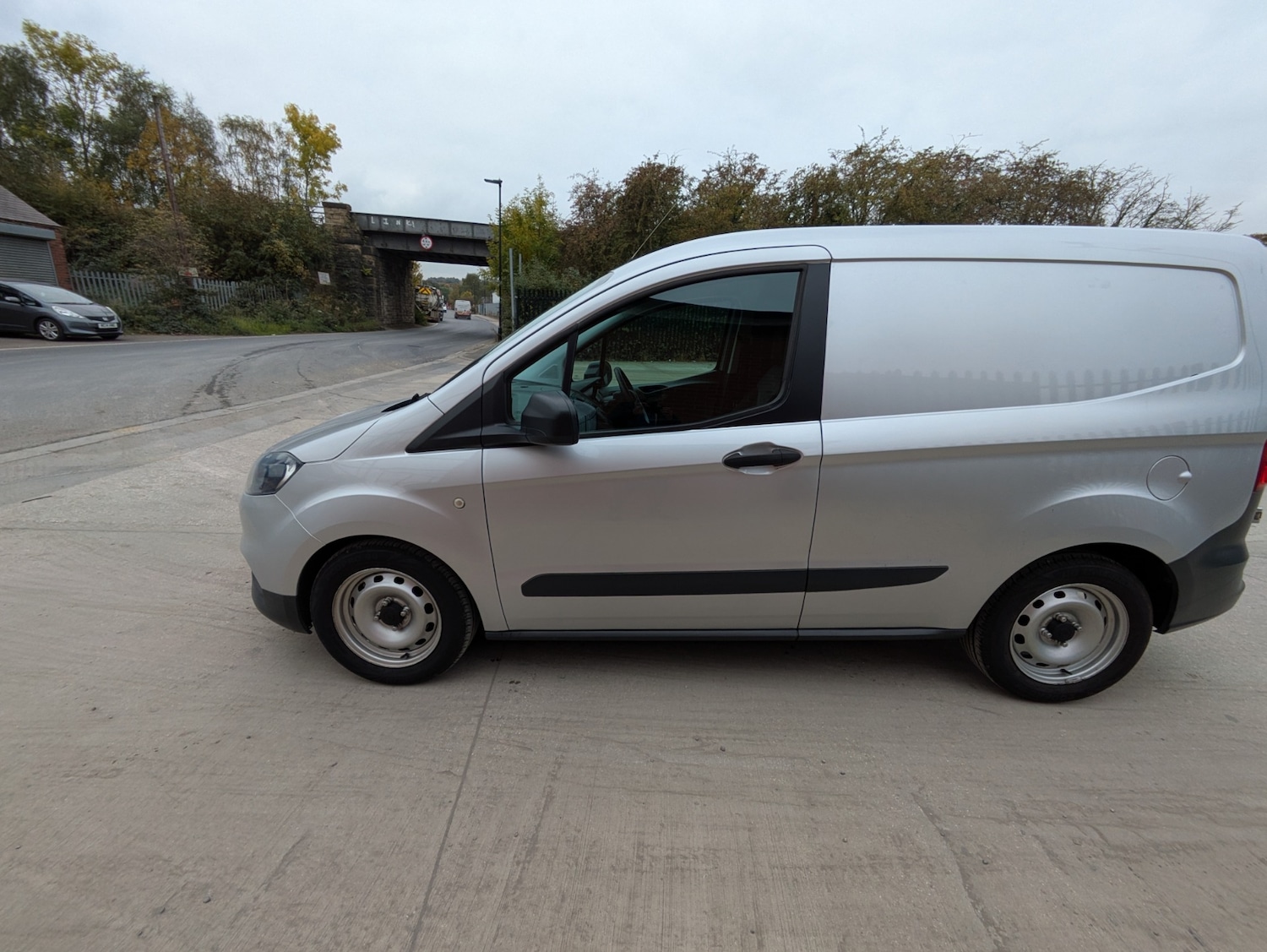 Used Ford Transit Courier 2018 for sale - 76290049: Photo 5