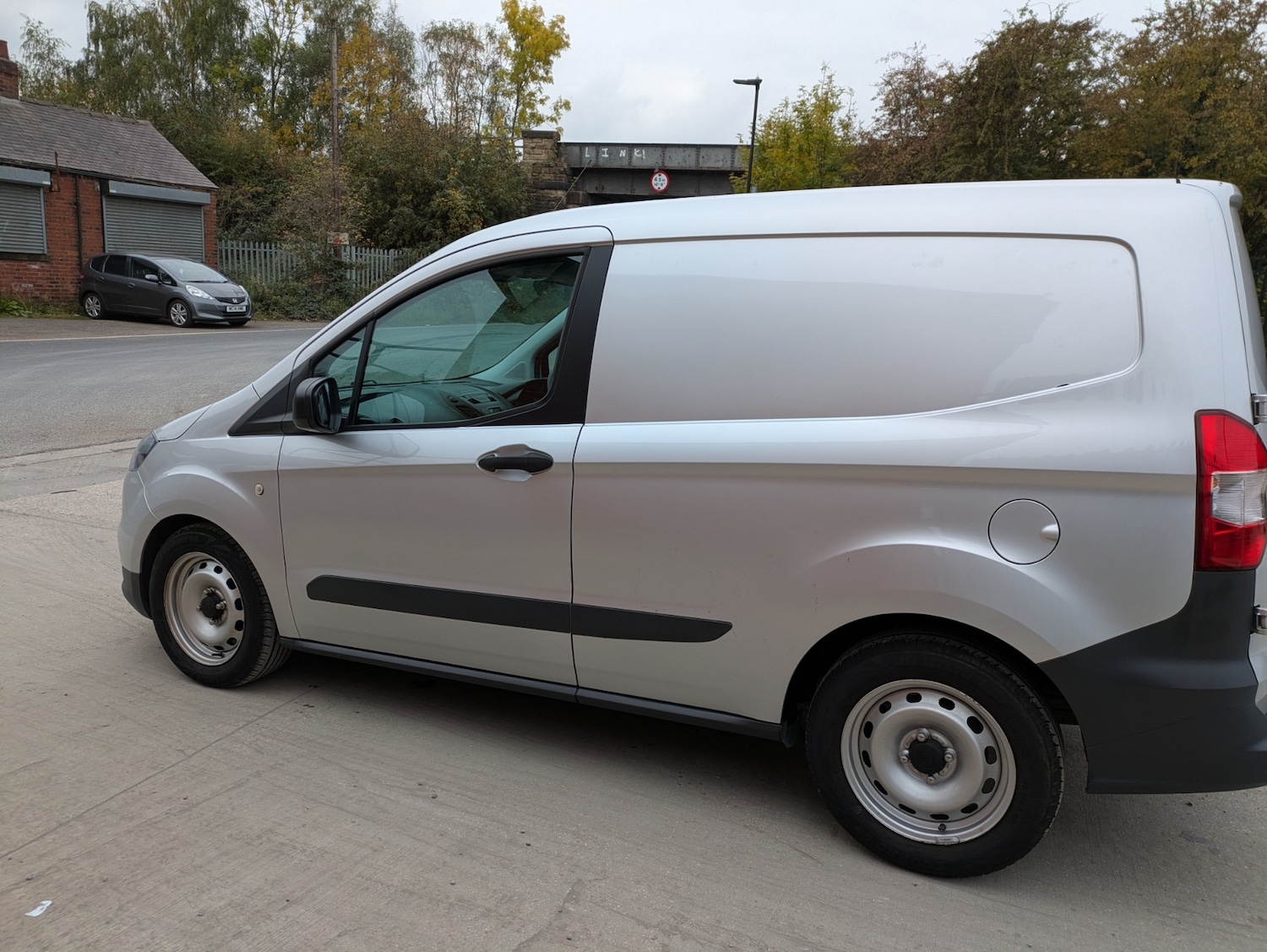 Used Ford Transit Courier 2018 for sale - 76290049: Photo 6