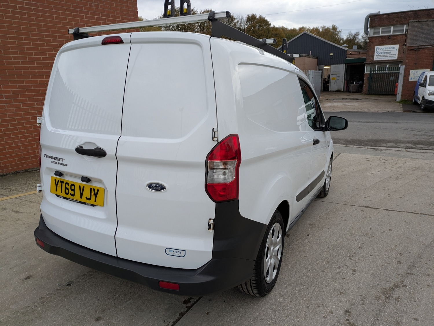 Used Ford Transit Courier 2019 for sale - 76490373: Photo 9
