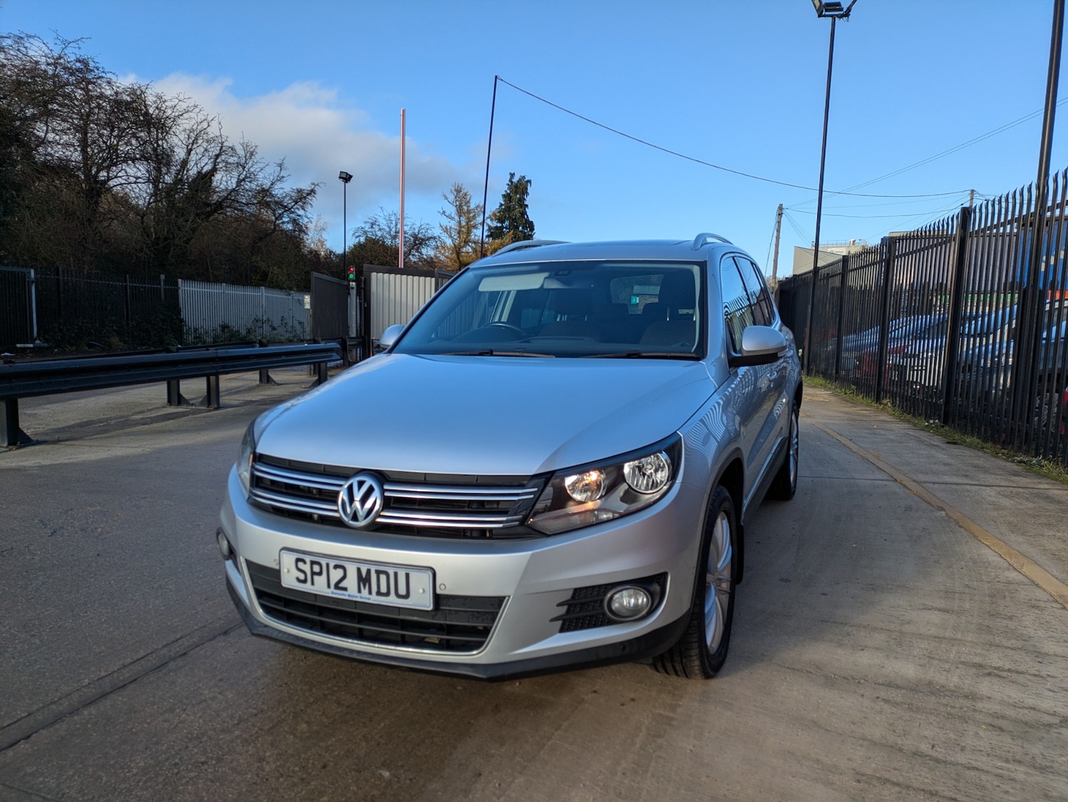 Used Volkswagen Tiguan 2012 for sale - 76792661: Photo 2
