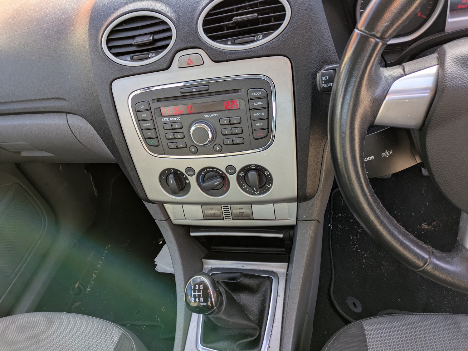 Used Ford Focus 2010 for sale - 77179535: Photo 18