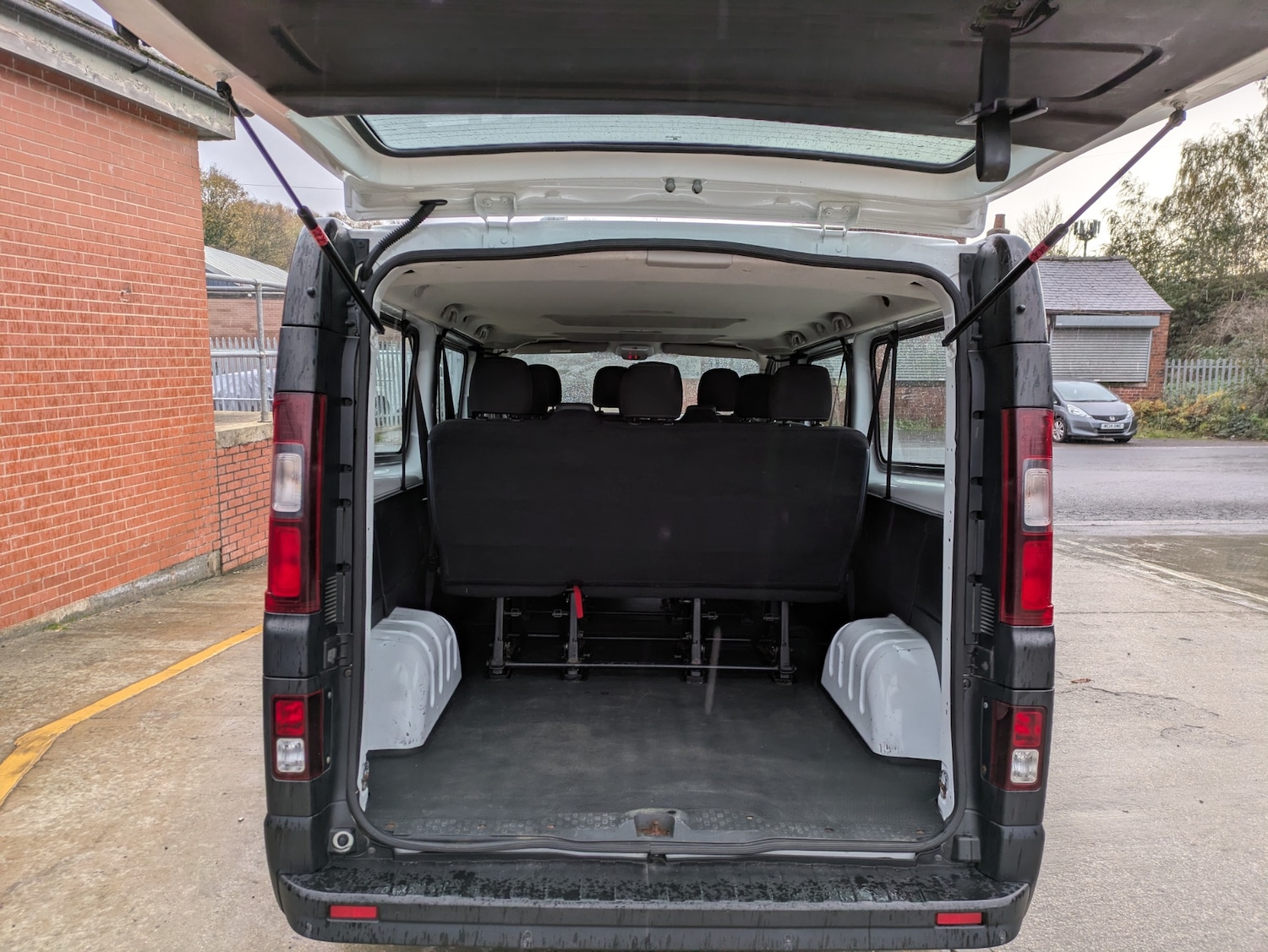 Used Vauxhall Vivaro 2015 for sale - 76613601: Photo 20