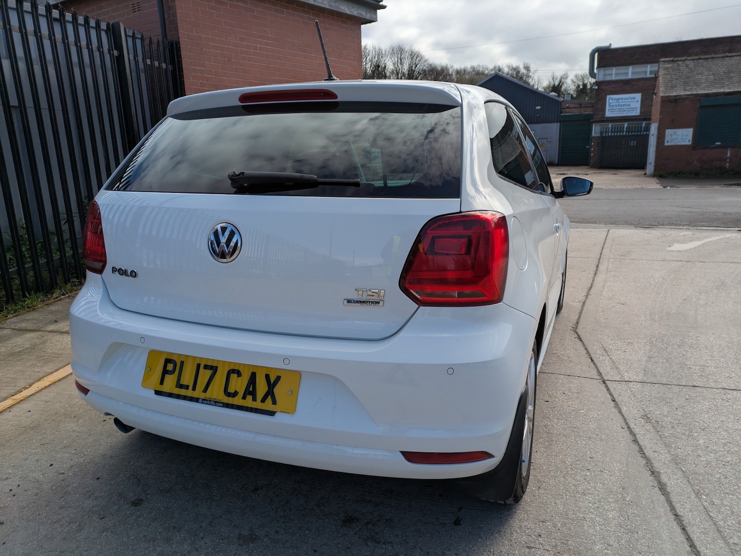 Used Volkswagen Polo 2017 for sale - 78065058: Photo 11