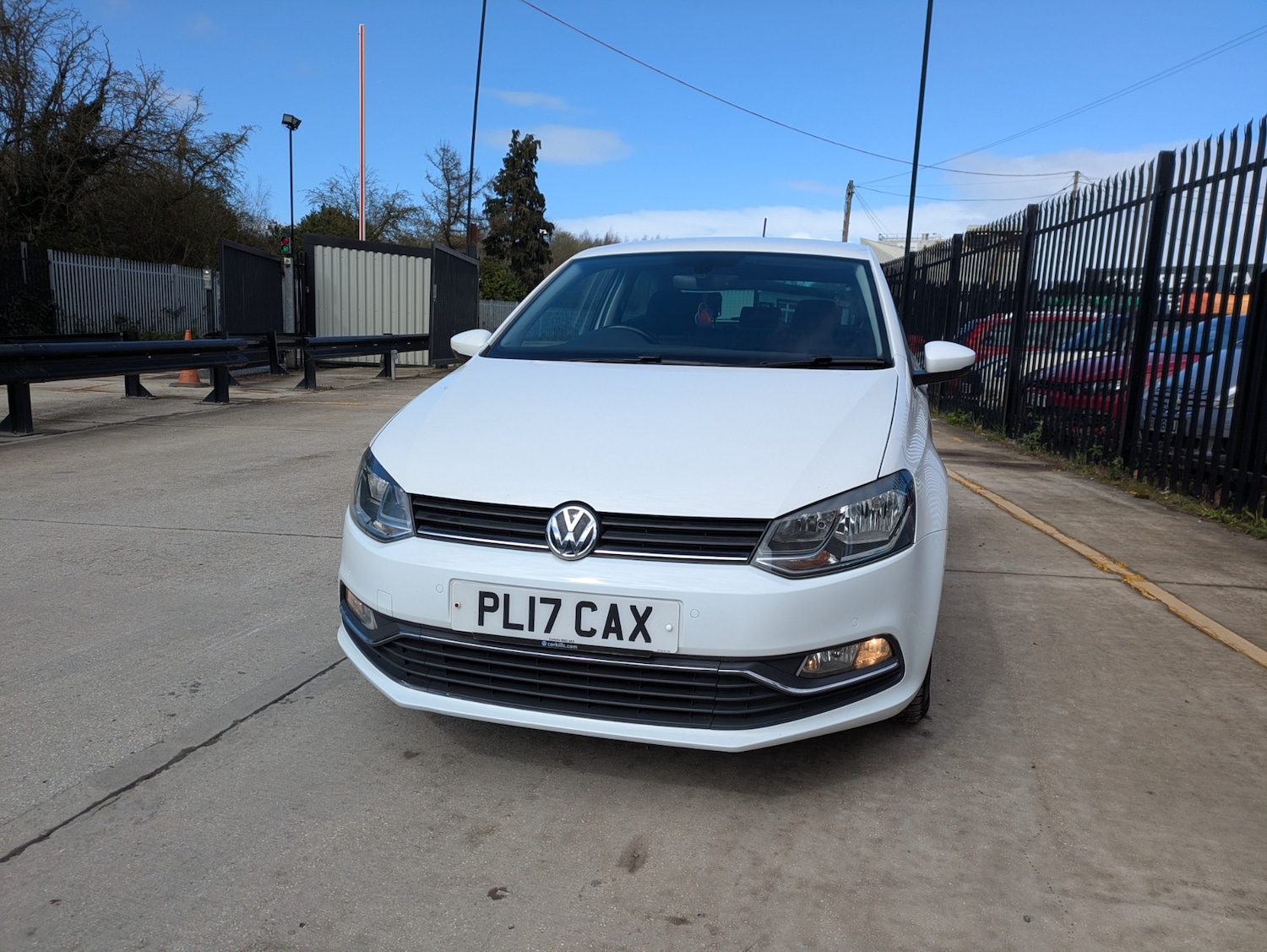 Used Volkswagen Polo 2017 for sale - 78065058: Photo 2