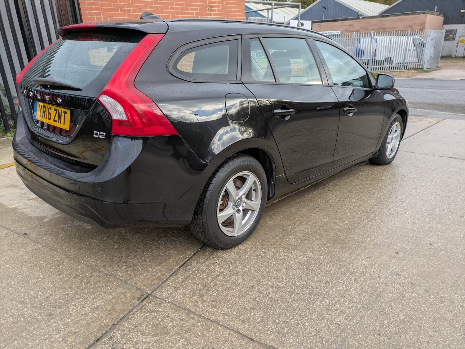 Used Volvo V60 2016 for sale - 76613546: Photo 10