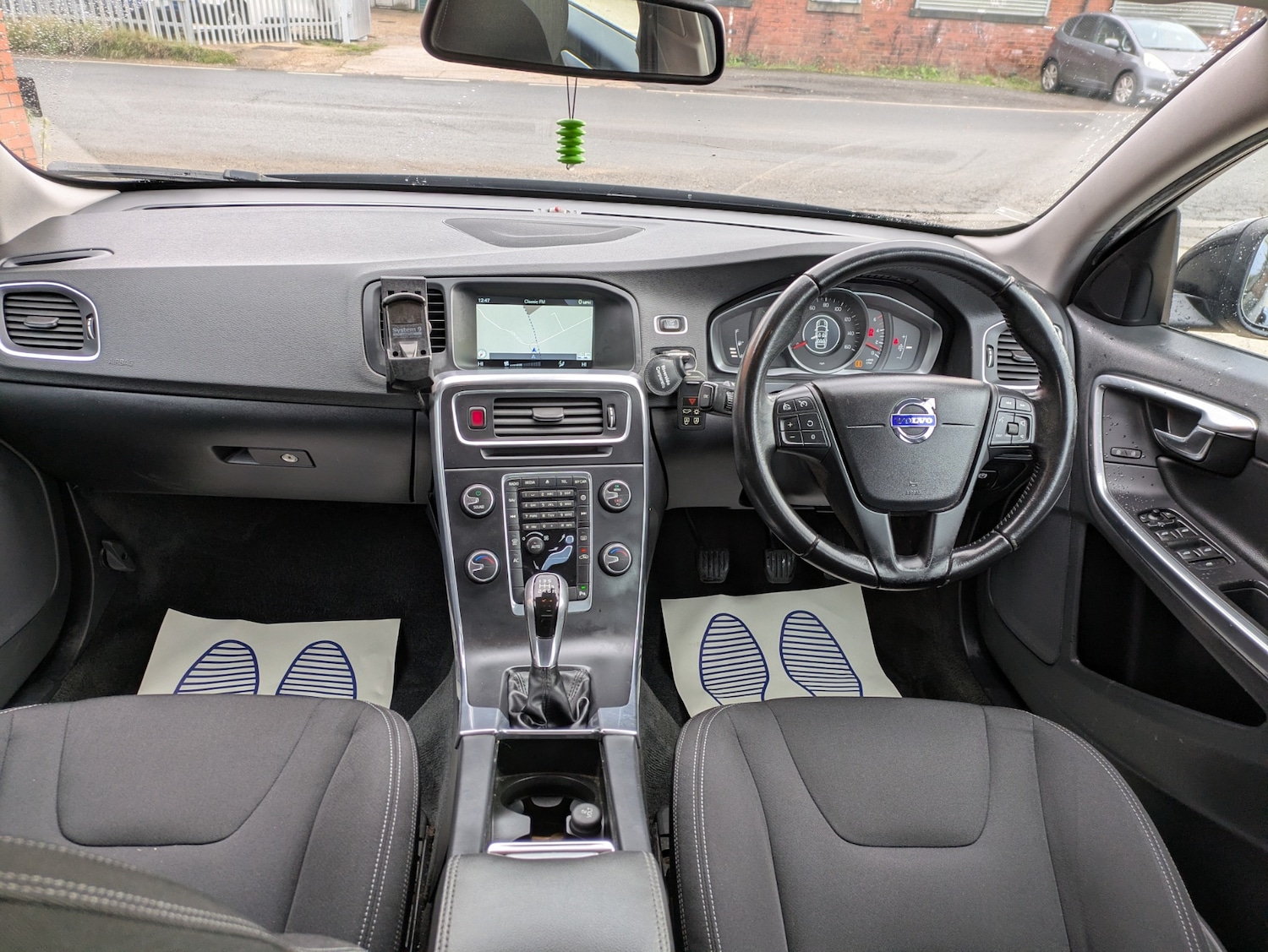 Used Volvo V60 2016 for sale - 76613546: Photo 19