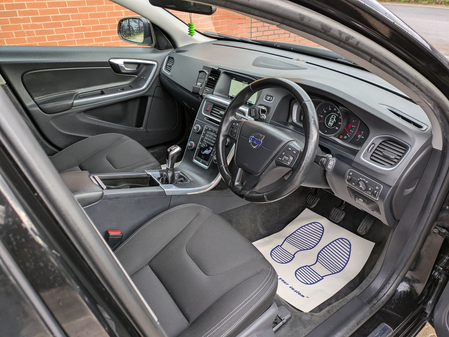 Used Volvo V60 2016 for sale - 76613546: Photo 21