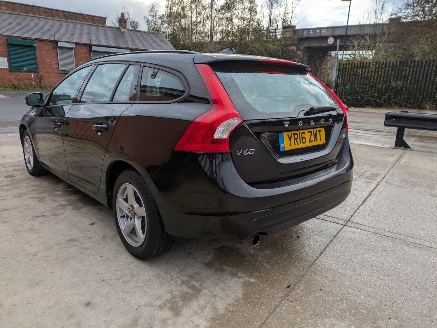 Used Volvo V60 2016 for sale - 76613546: Photo 7