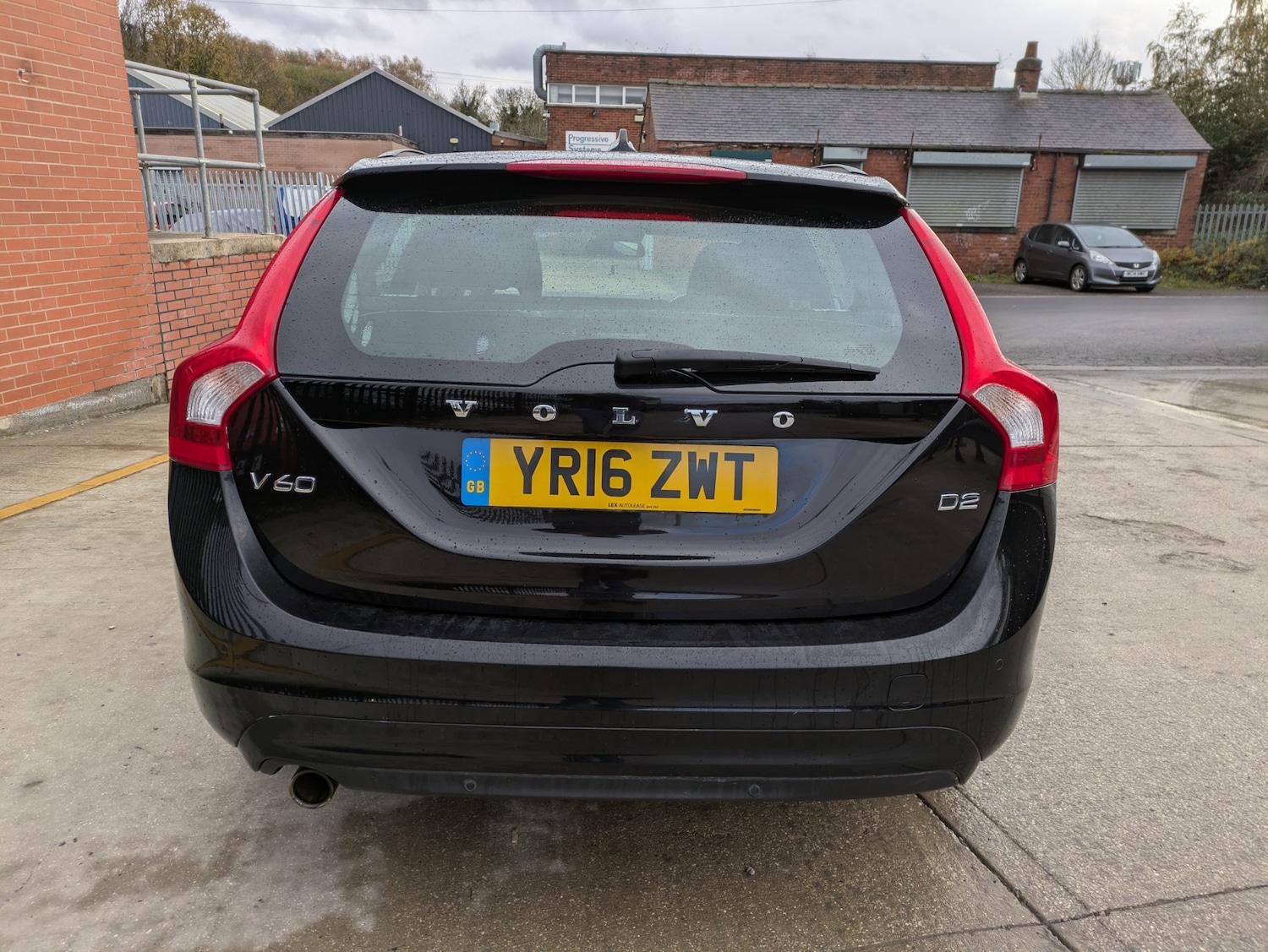 Used Volvo V60 2016 for sale - 76613546: Photo 8