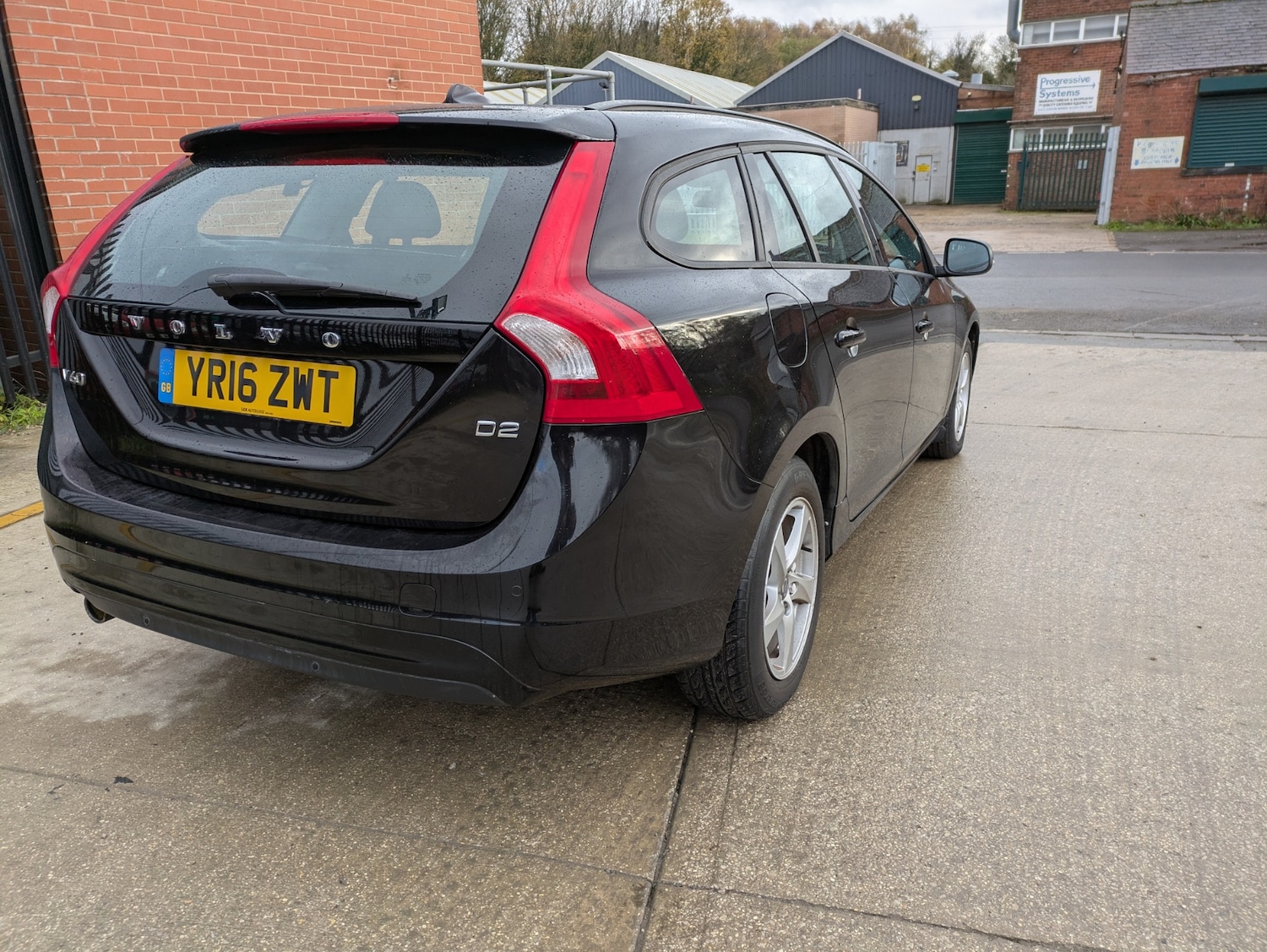 Used Volvo V60 2016 for sale - 76613546: Photo 9