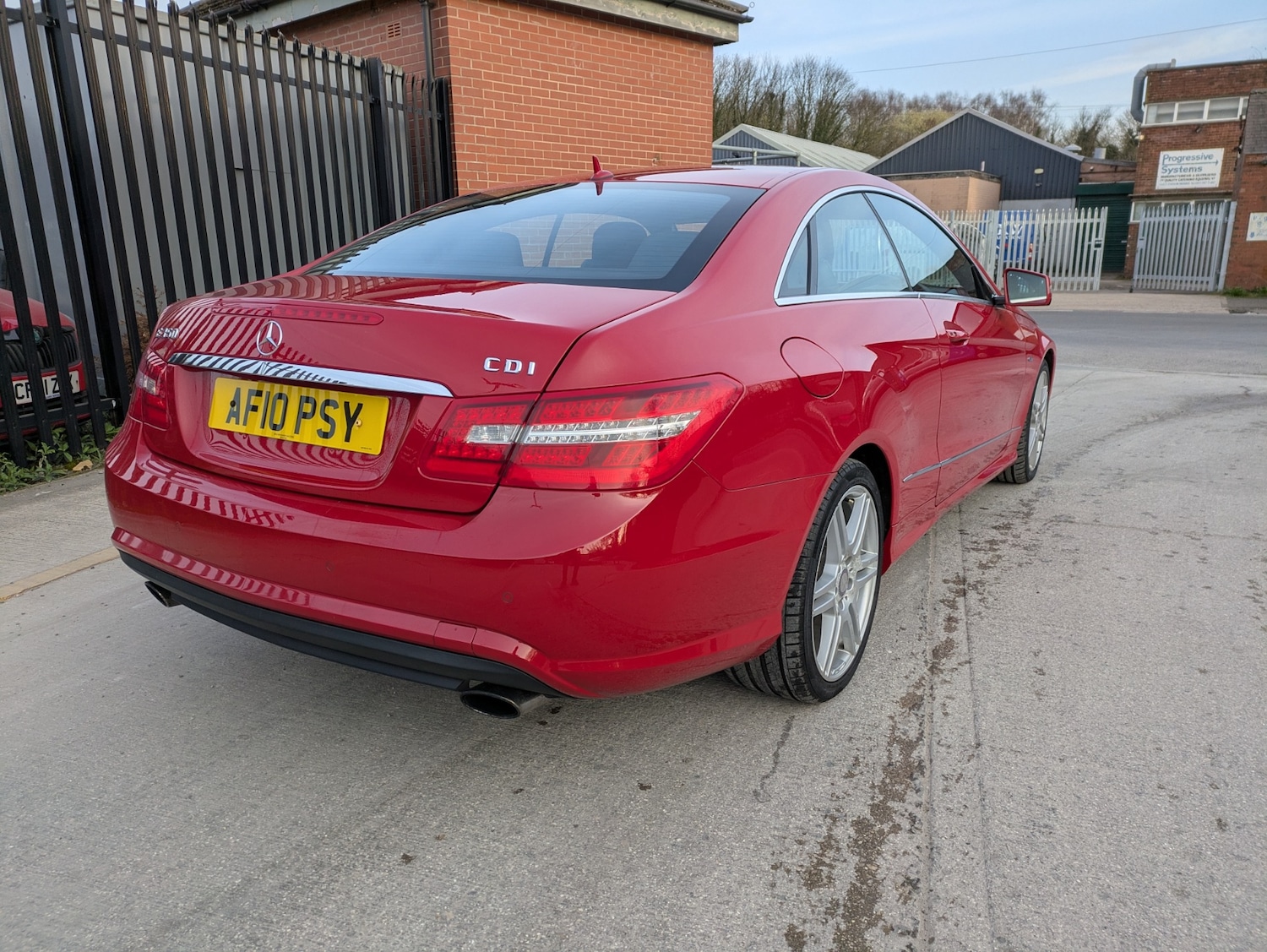Used Mercedes-Benz E Class 2010 for sale - 77951621: Photo 13