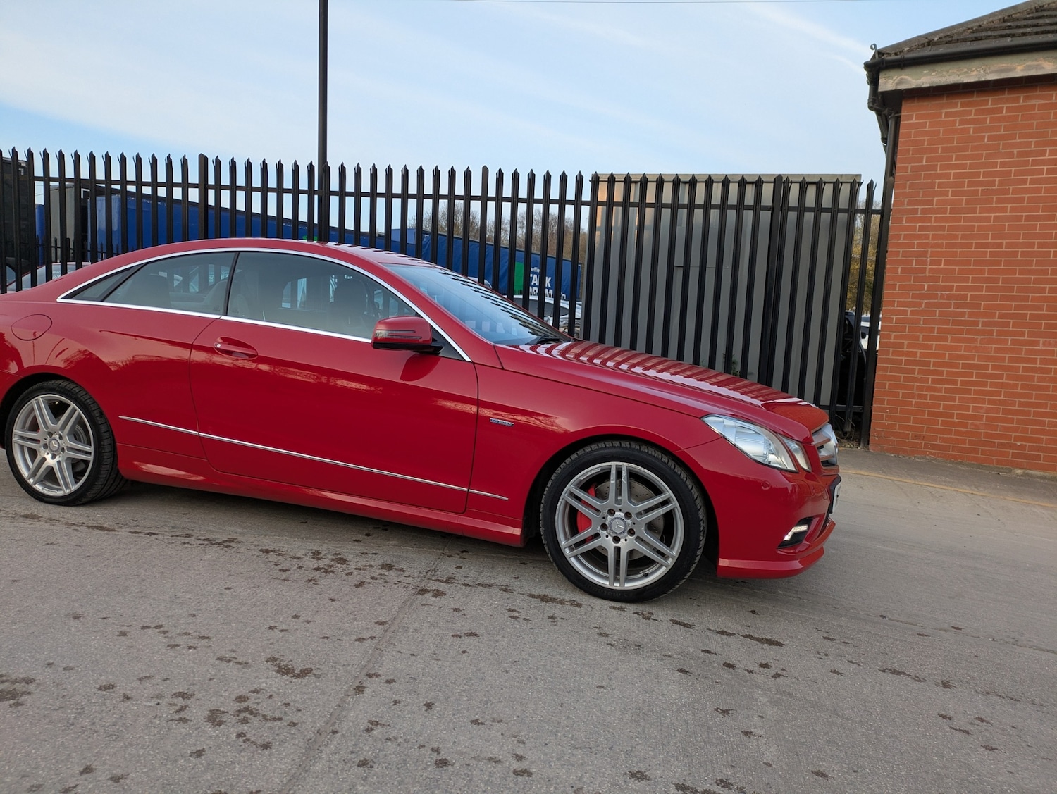 Used Mercedes-Benz E Class 2010 for sale - 77951621: Photo 16