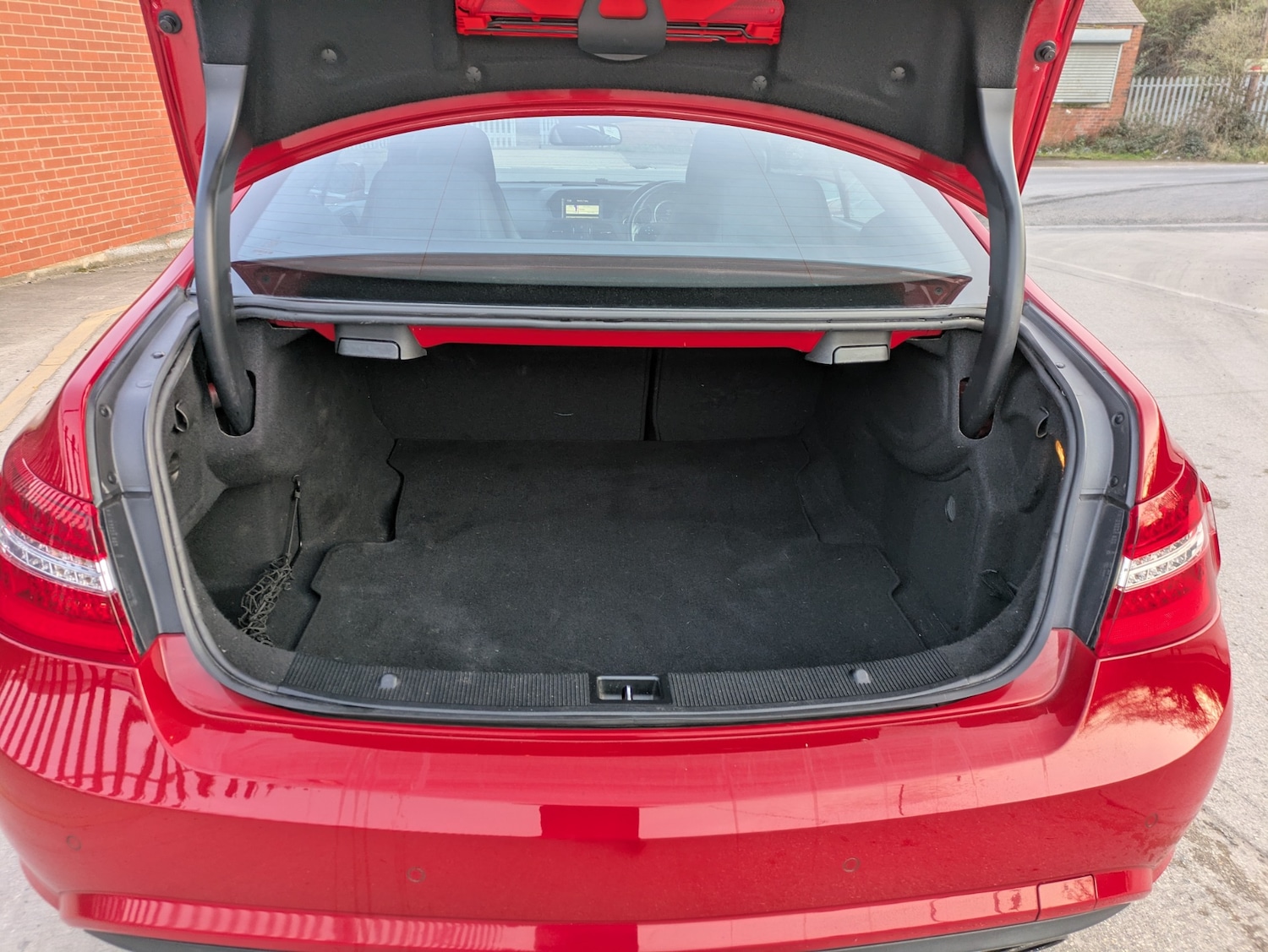 Used Mercedes-Benz E Class 2010 for sale - 77951621: Photo 23