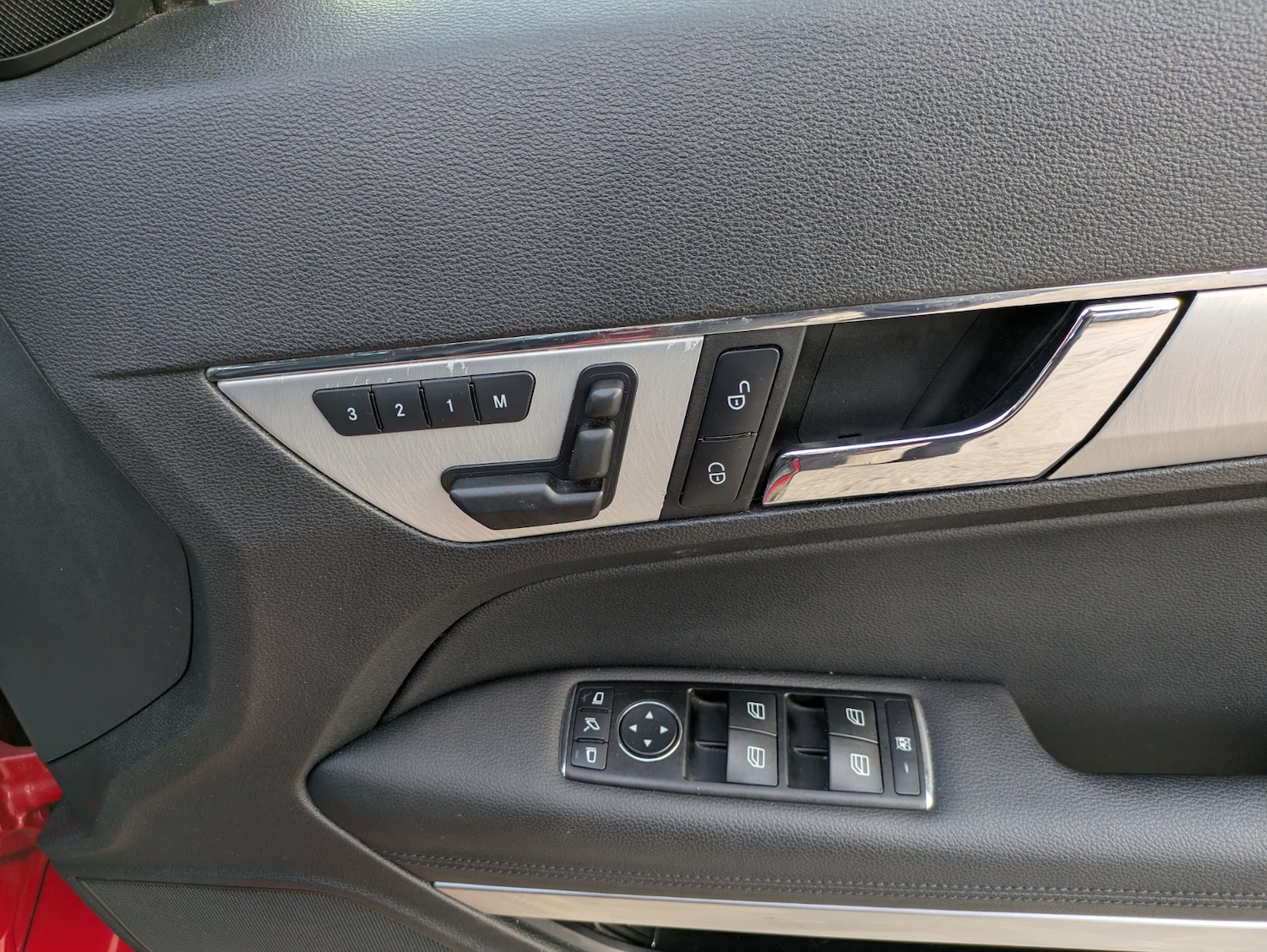 Used Mercedes-Benz E Class 2010 for sale - 77951621: Photo 30