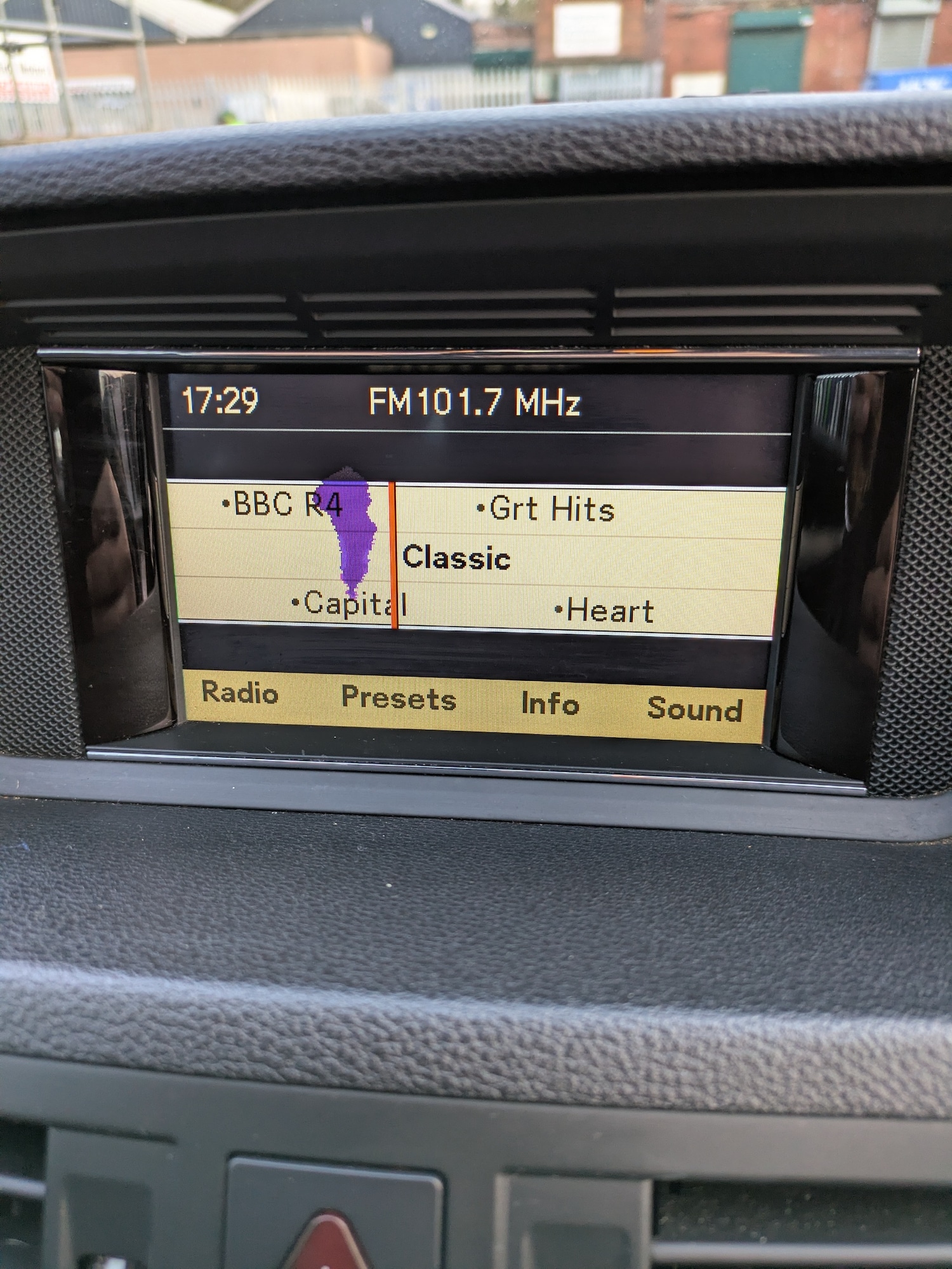 Used Mercedes-Benz E Class 2010 for sale - 77951621: Photo 33