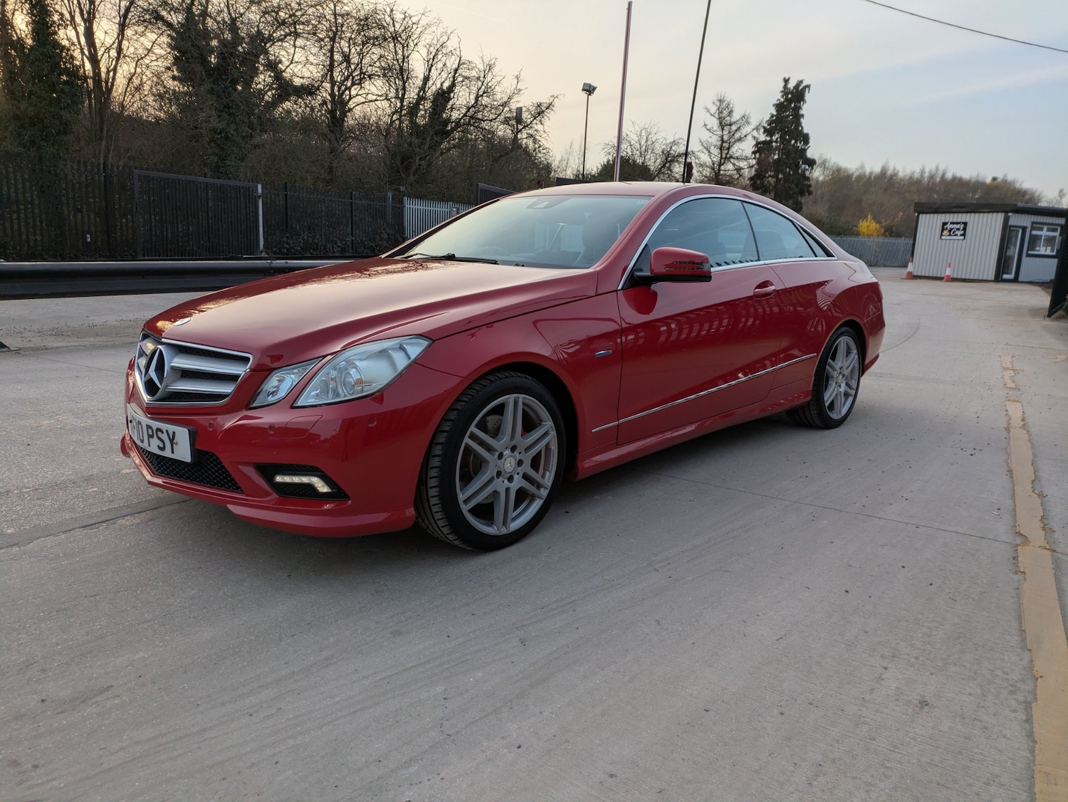 Used Mercedes-Benz E Class 2010 for sale - 77951621: Photo 4