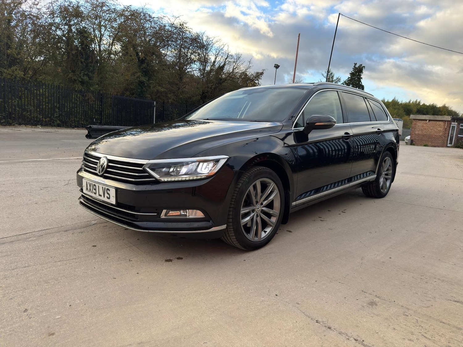 Used Volkswagen Passat 2019 for sale - 75995564: Photo 2