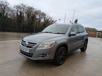 Used Volkswagen Tiguan 2010 for sale - 77179528: Photo