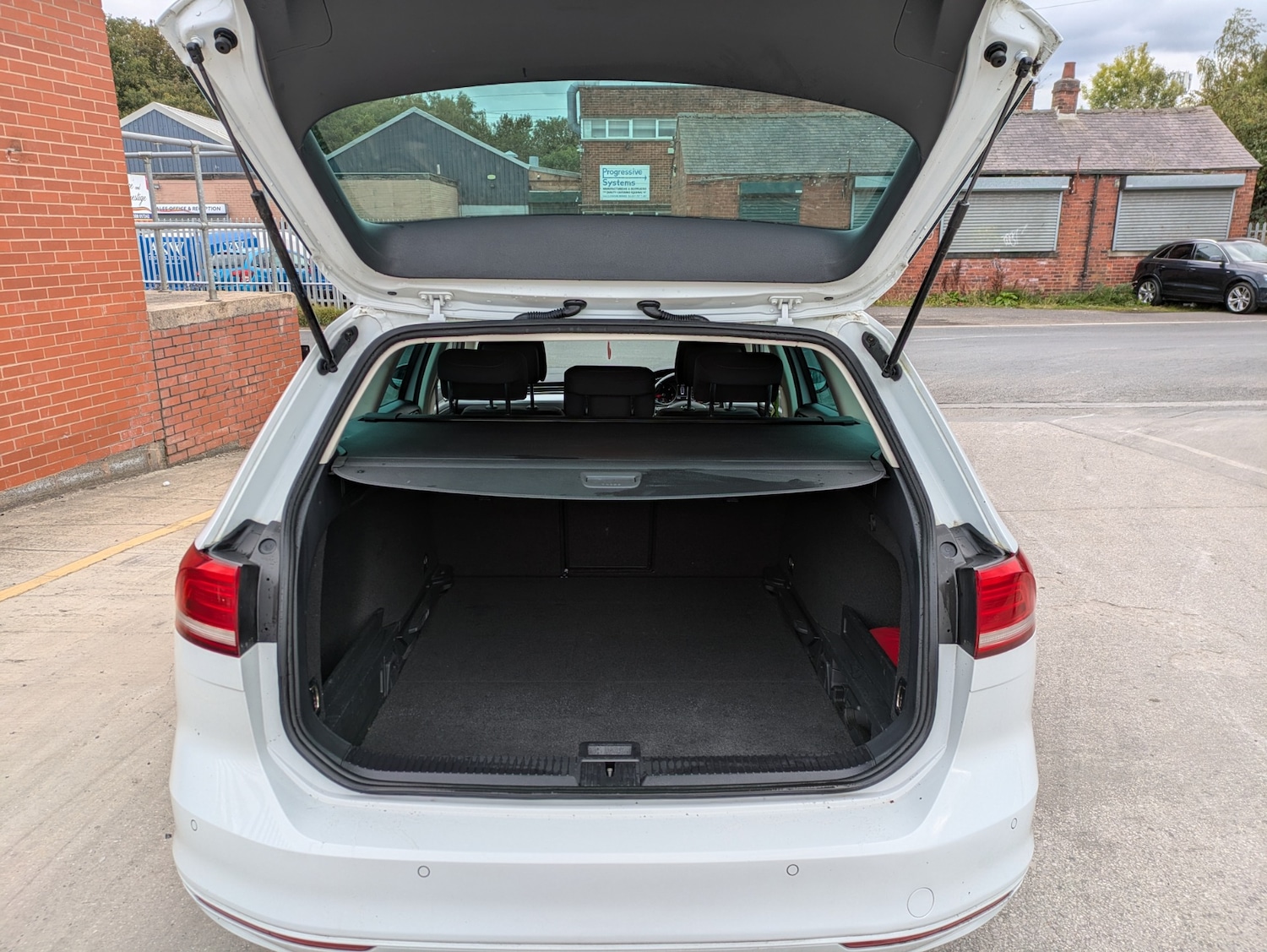 Used Volkswagen Passat 2017 for sale - 76056392: Photo 16