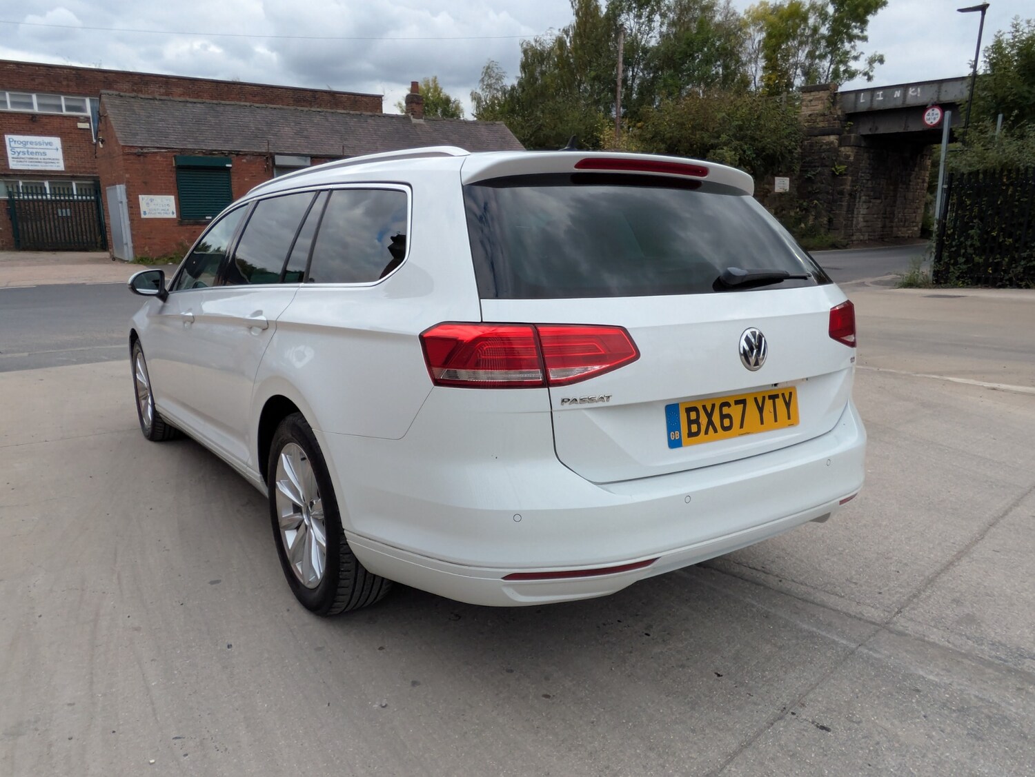 Used Volkswagen Passat 2017 for sale - 76056392: Photo 7