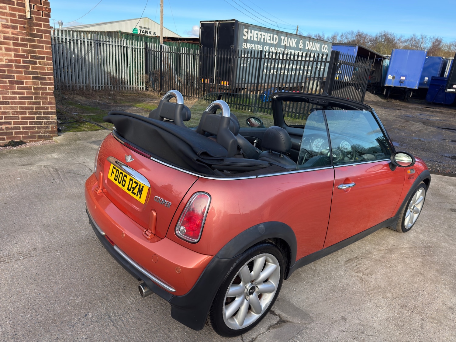 Used MINI Convertible 2006 for sale - 77556709: Photo 11