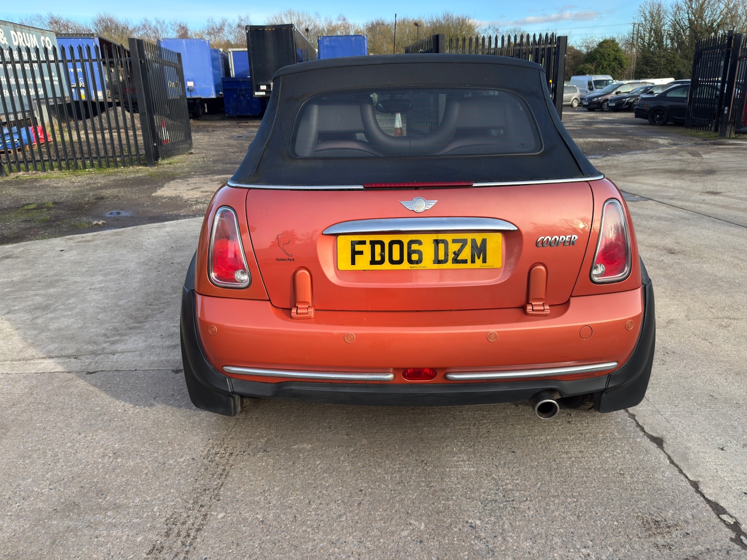 Used MINI Convertible 2006 for sale - 77556709: Photo 3