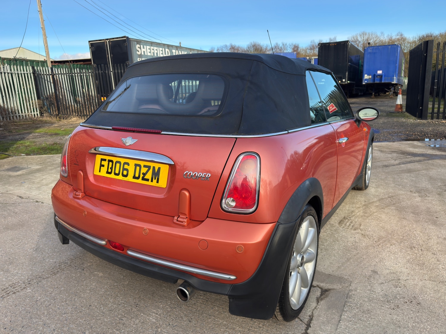 Used MINI Convertible 2006 for sale - 77556709: Photo 4