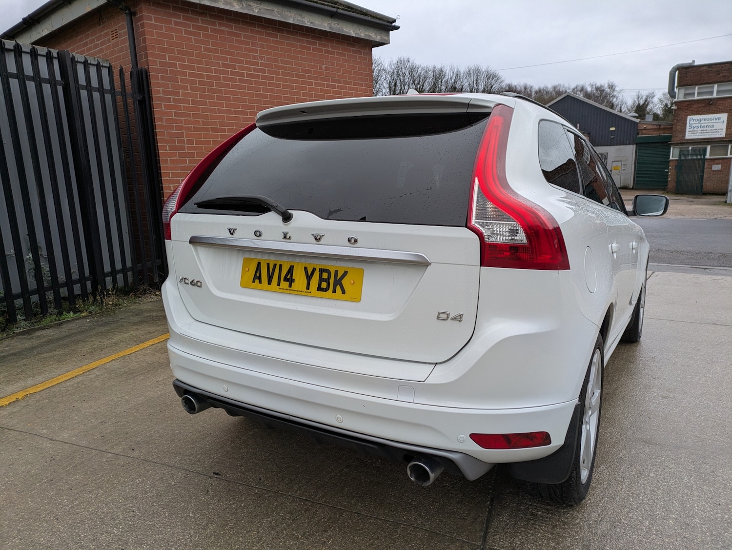 Used Volvo XC60 2014 for sale - 77541541: Photo 12